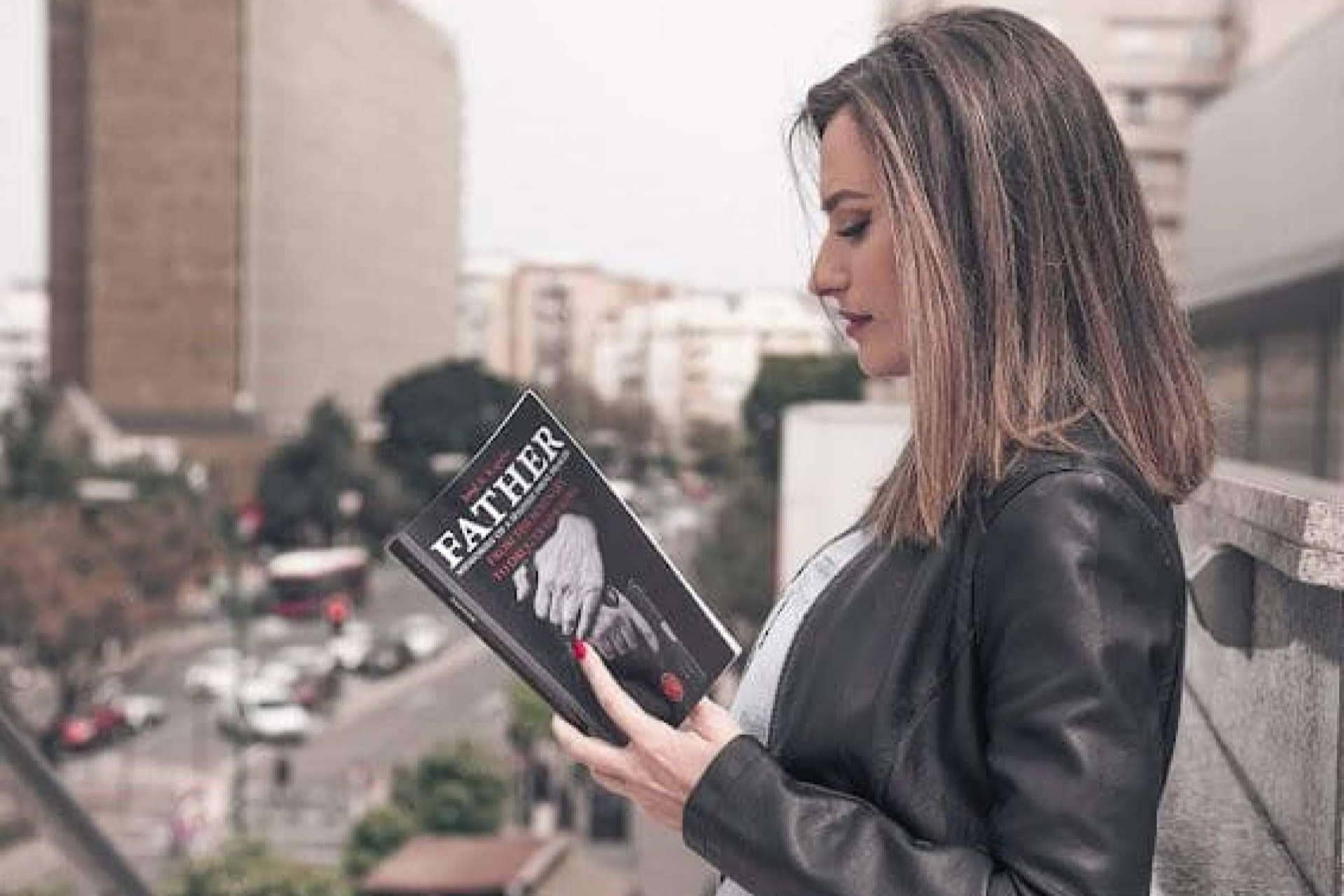 Jose. A. Kapelo lanza la edición en inglés e italiano de 'Padre'
