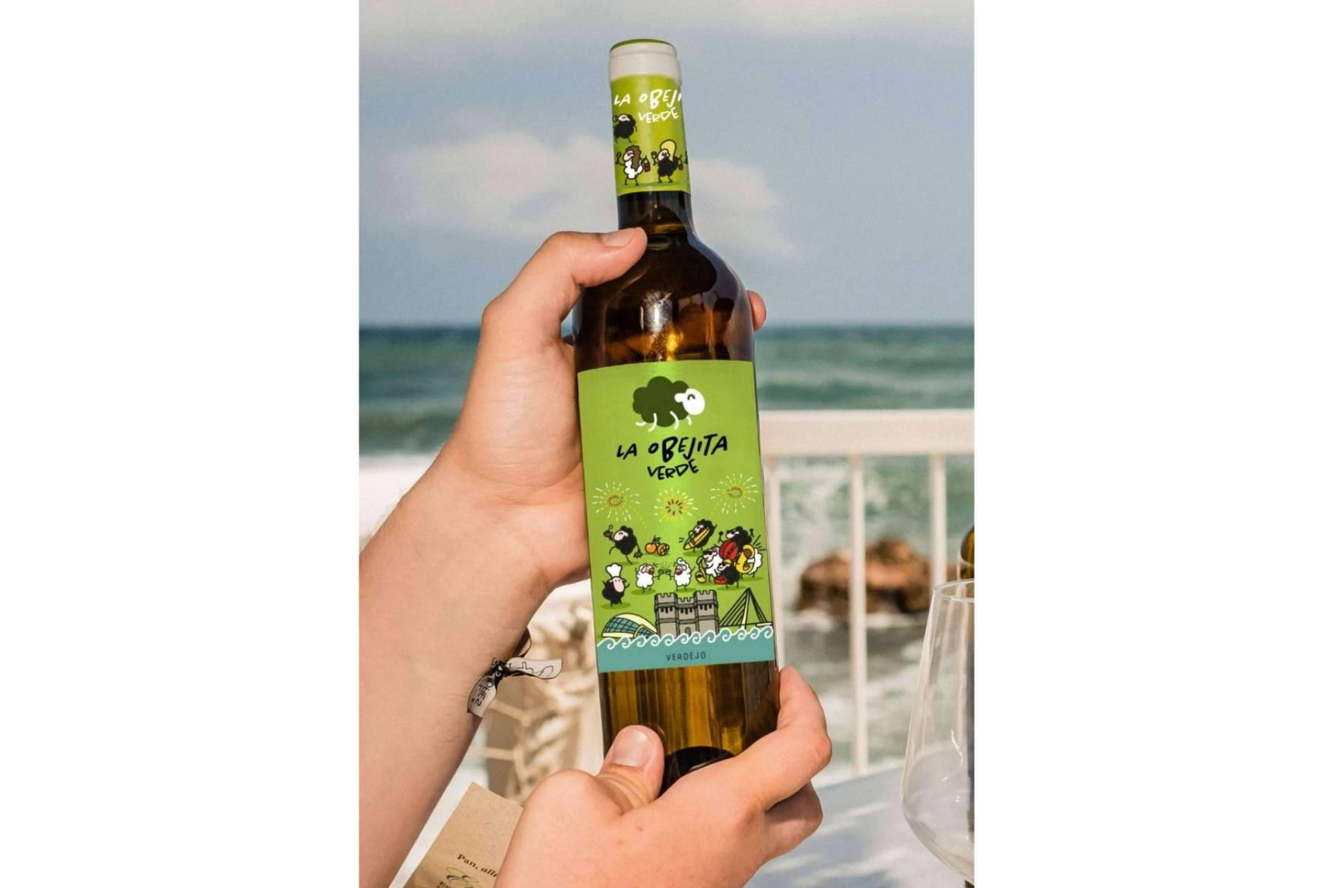 El emblemático verdejo de Bodegas Ladrón de Lunas La oBejita Verde presenta su rompedora nueva imagen