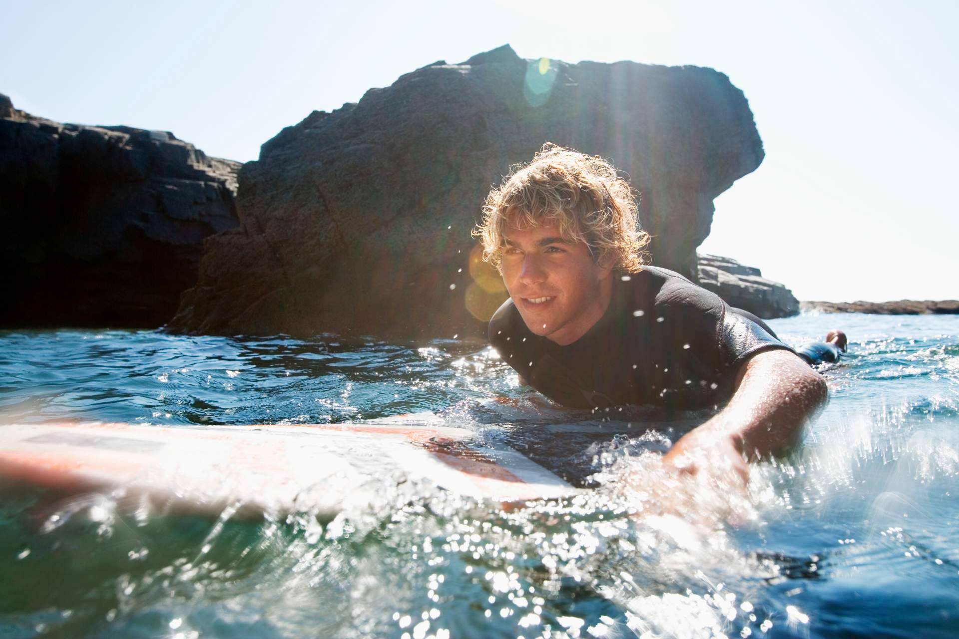 Más de 30 años de experiencia en el campamento de surf ubicado en Cantabria Ajo Natura