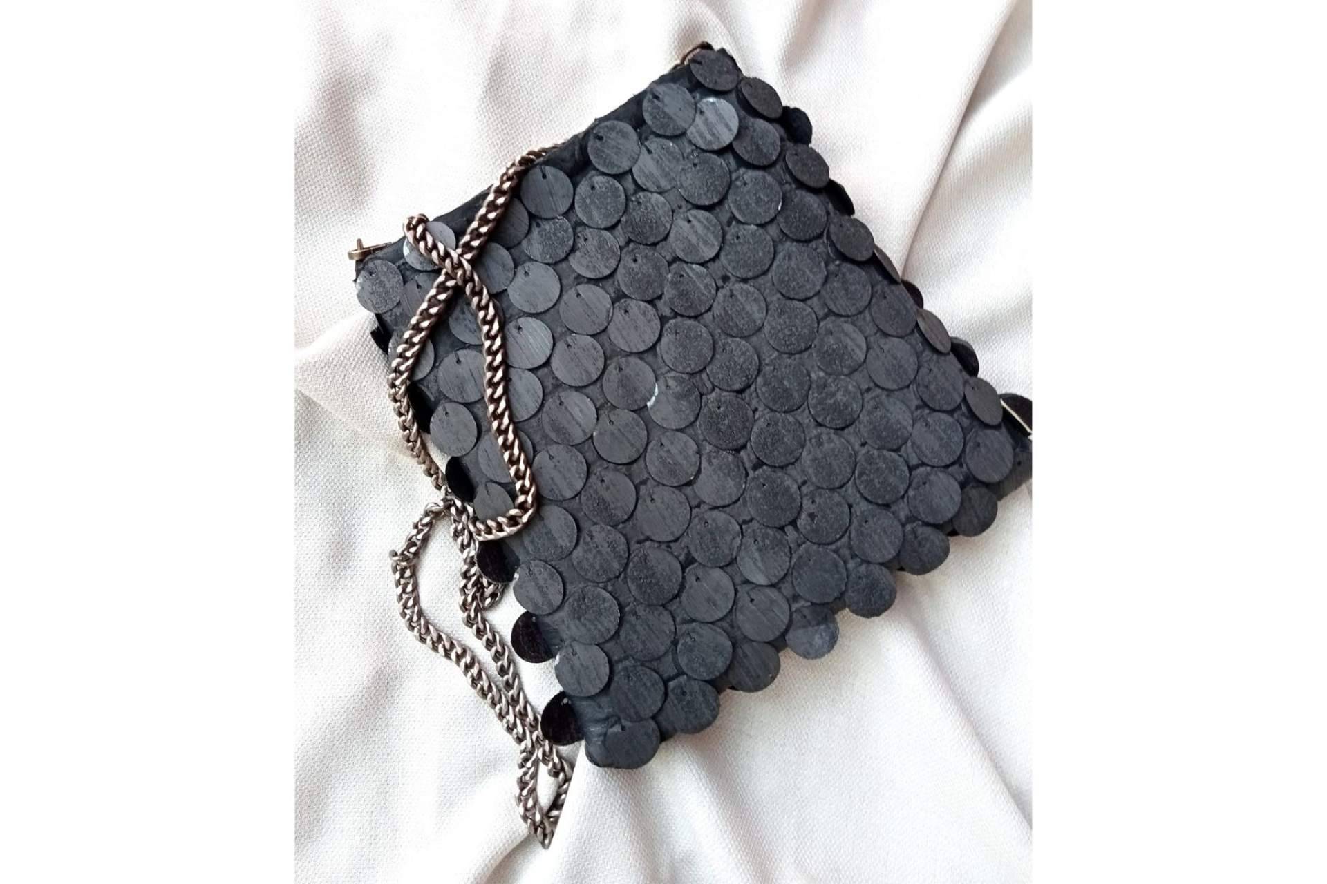 El nuevo bolso de Inirt Atelier cuenta con un estilo único y original