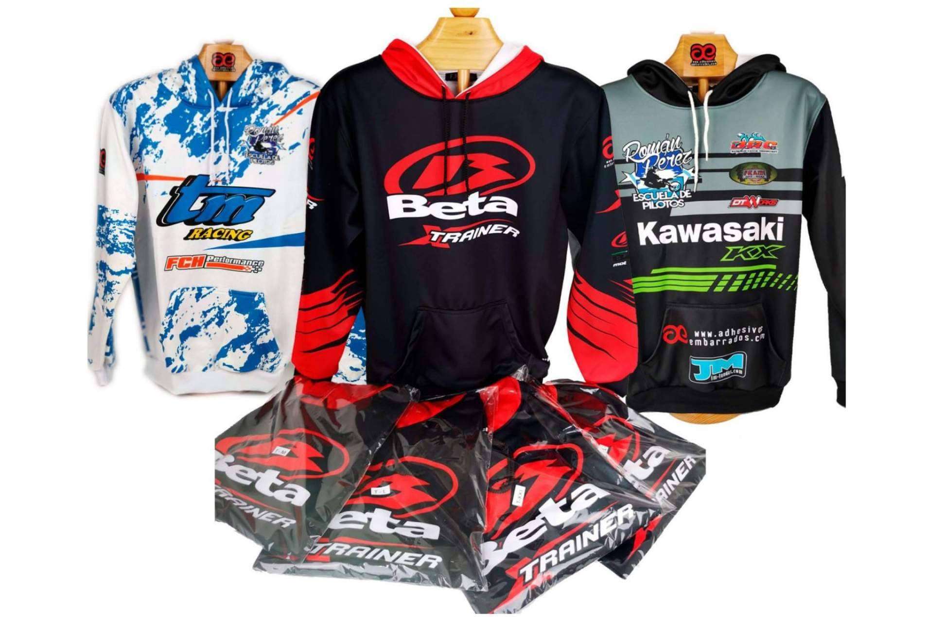 ADHESIVOSEMBARRADOS crea modelos únicos para el off road
