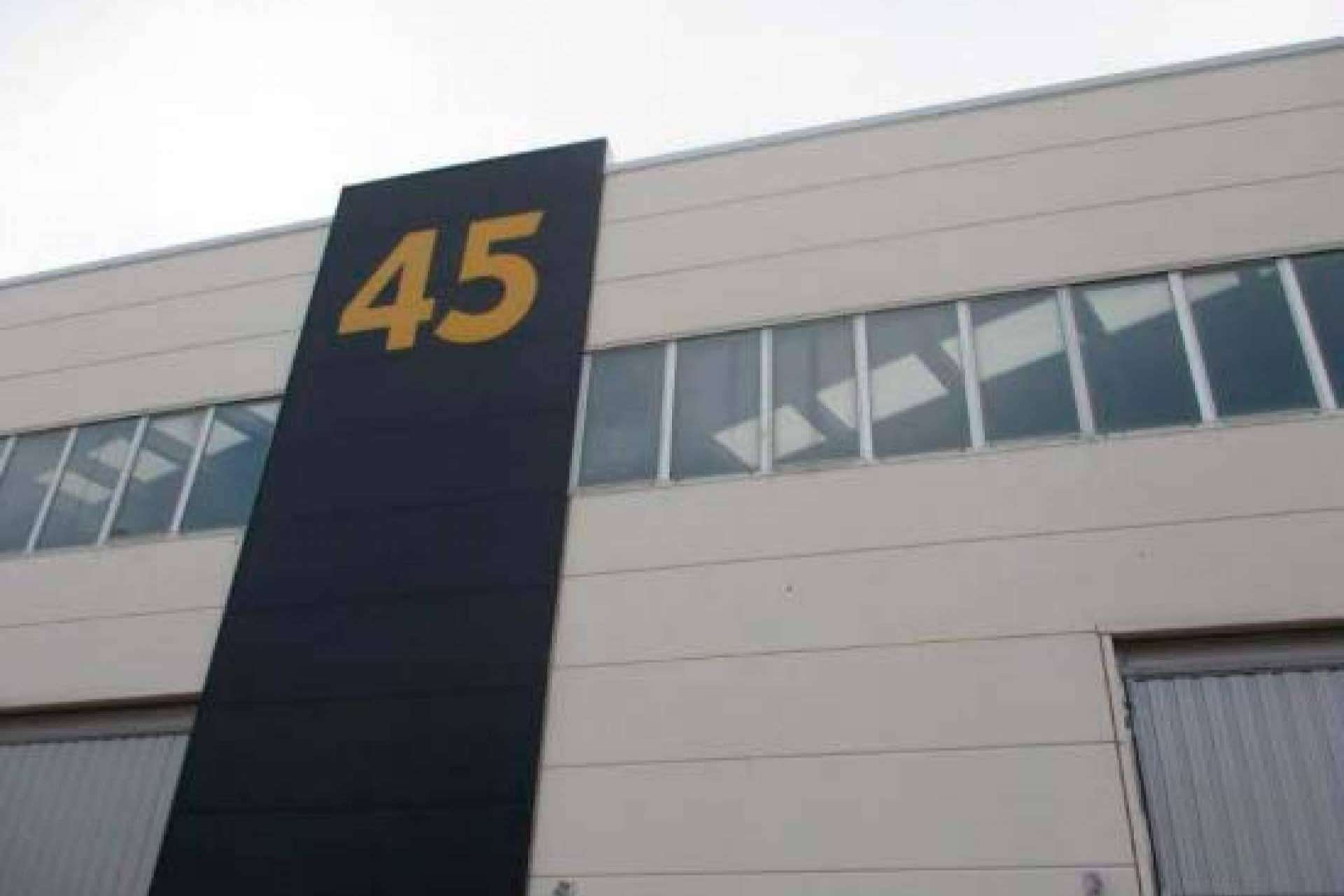 Subasta de 55 naves industriales en Zaragoza valoradas en más de 21 millones de euros