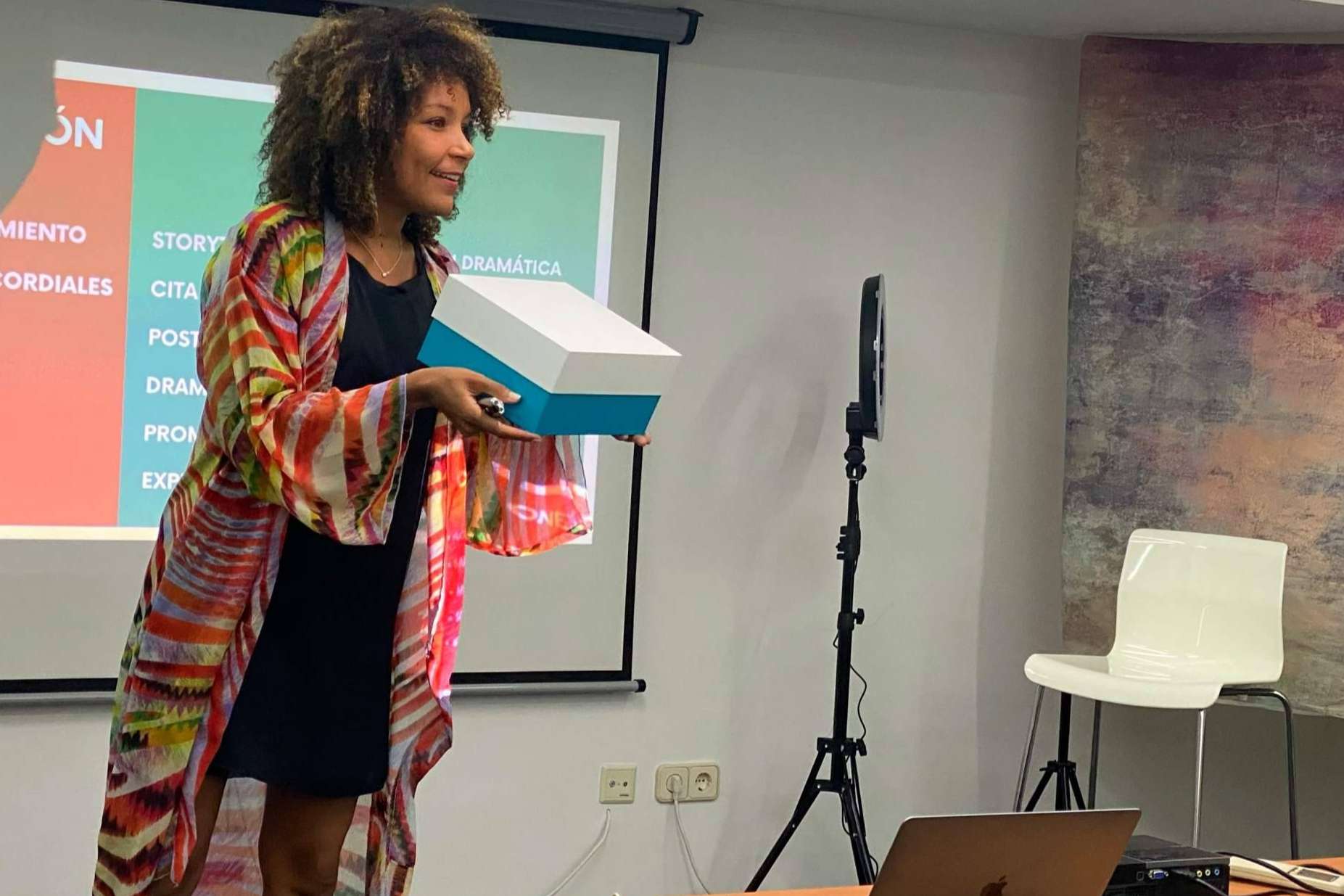 ¿Cuáles son los 8 errores más frecuentes al hablar en público?, por la experta en habilidades de comunicación Esther Nguema
