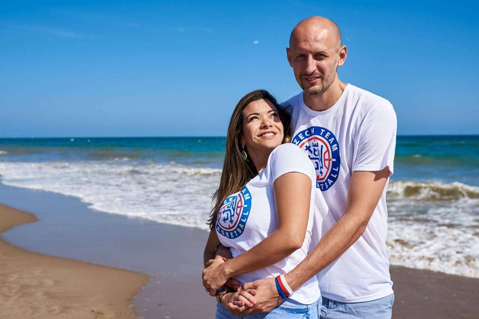 Barton, Keilley y su familia regresan a España