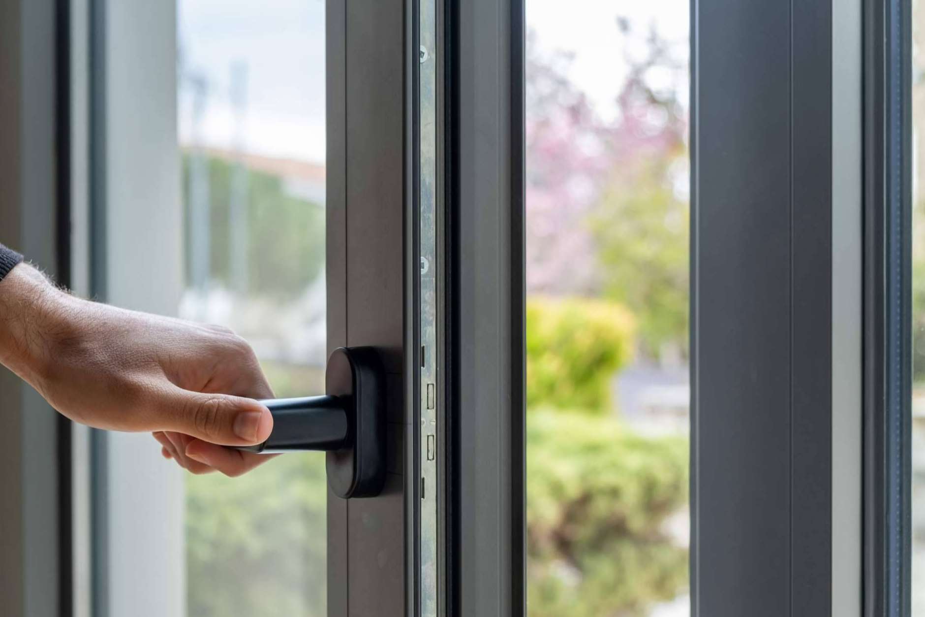 Ventana y Hogar y sus servicios de instalación de ventanas de aluminio en Asturias