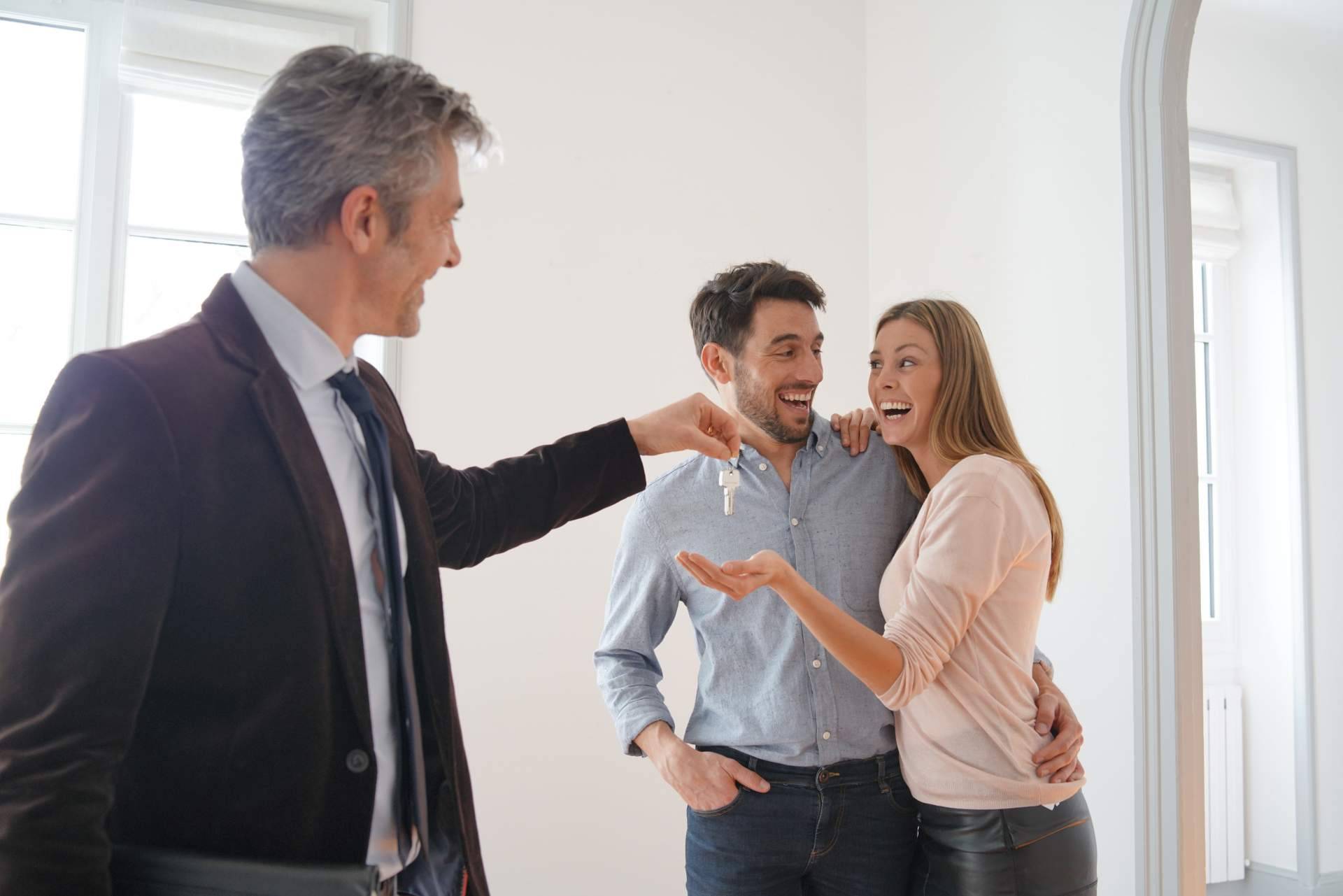 Incorporación de nuevos asesores inmobiliarios para nuevas aperturas de La Casa Agency el Clot