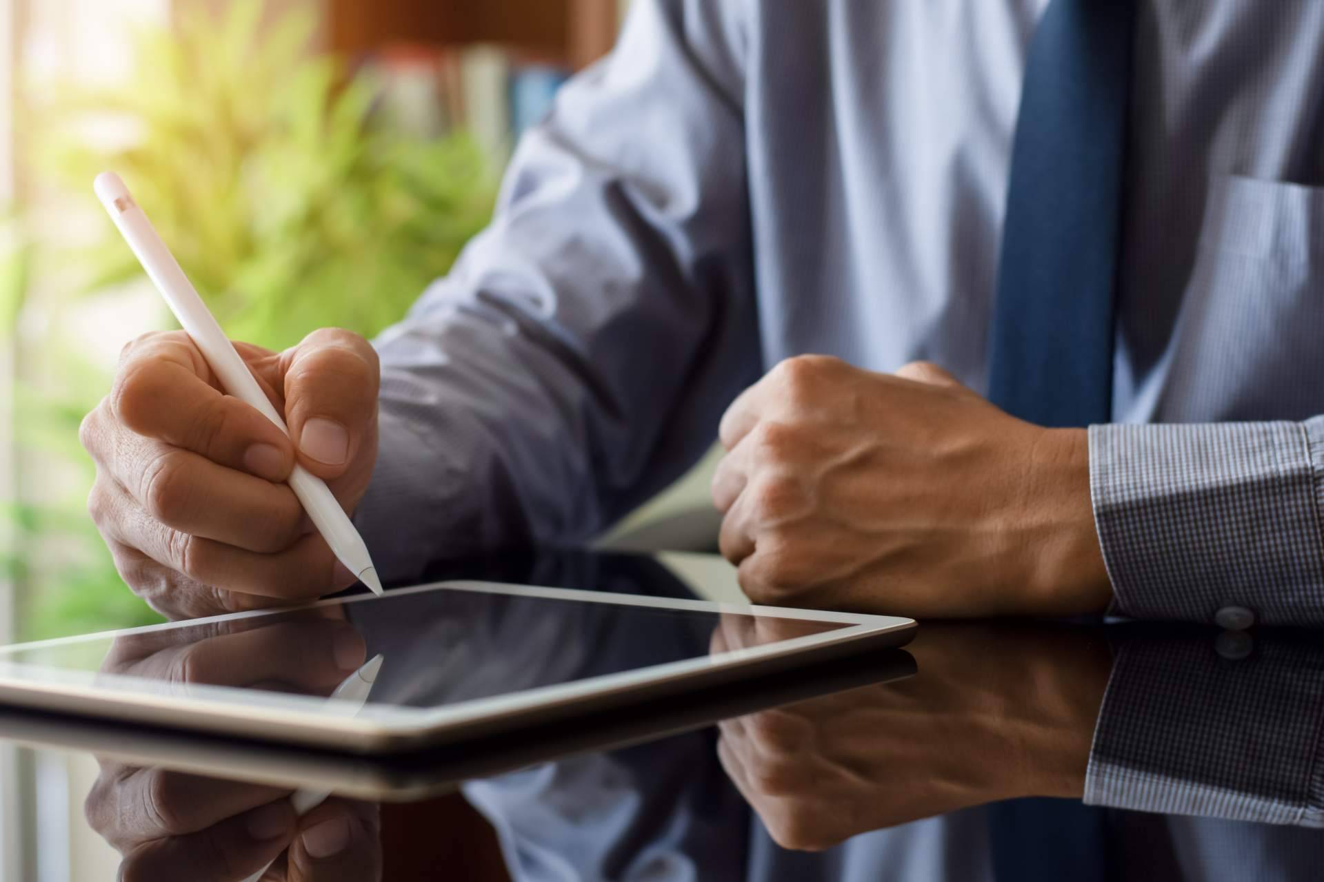 Optimizar los procesos y flujos de trabajo en diferentes sectores, digitalizar documentos con ADocum