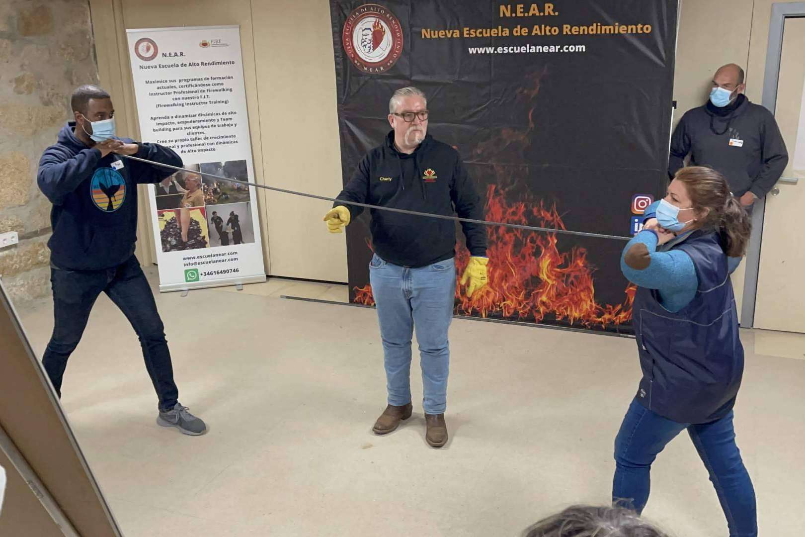 Los profesionales del coaching usan la metodología de alto impacto y firewalking como herramienta