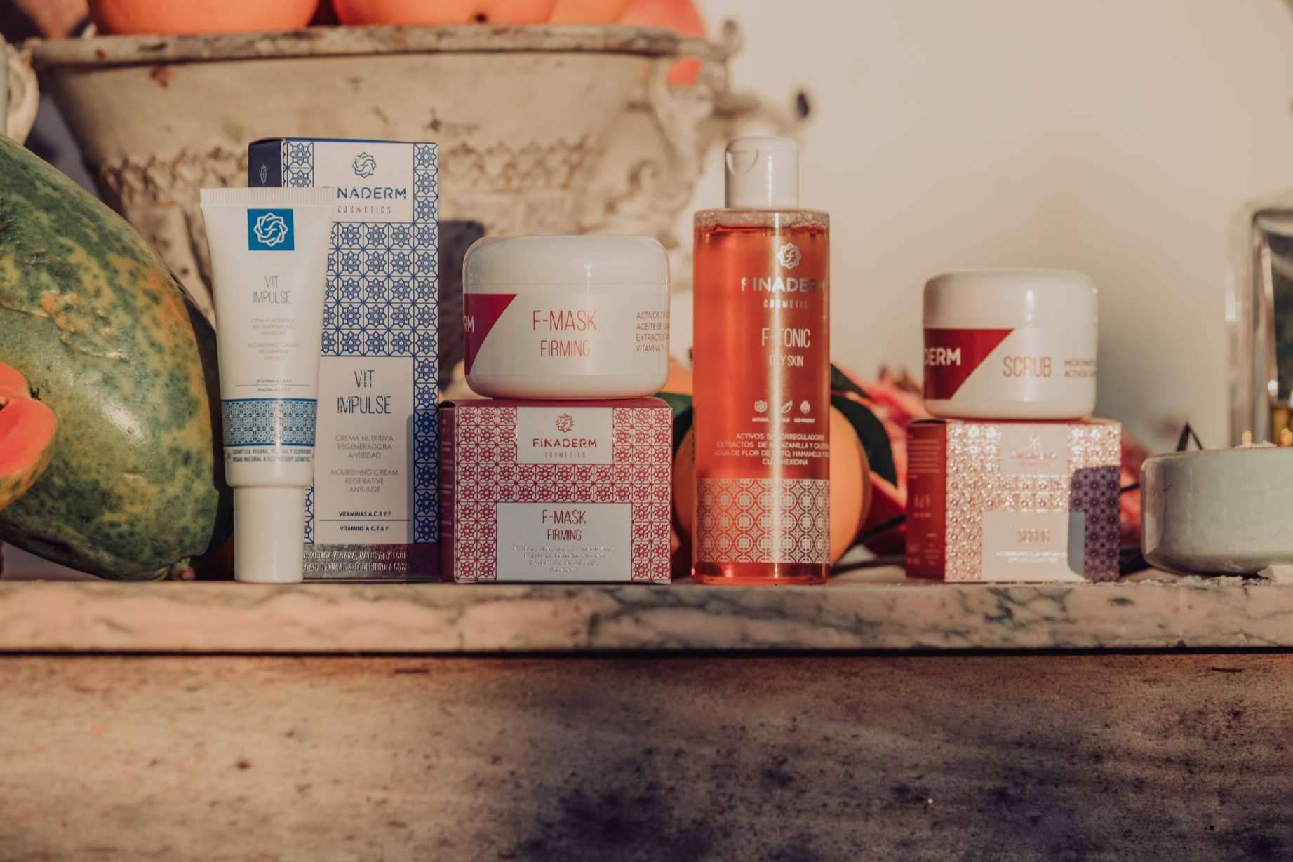 Finaderm ofrece una crema para la piel para preparar el cutis de cara al verano