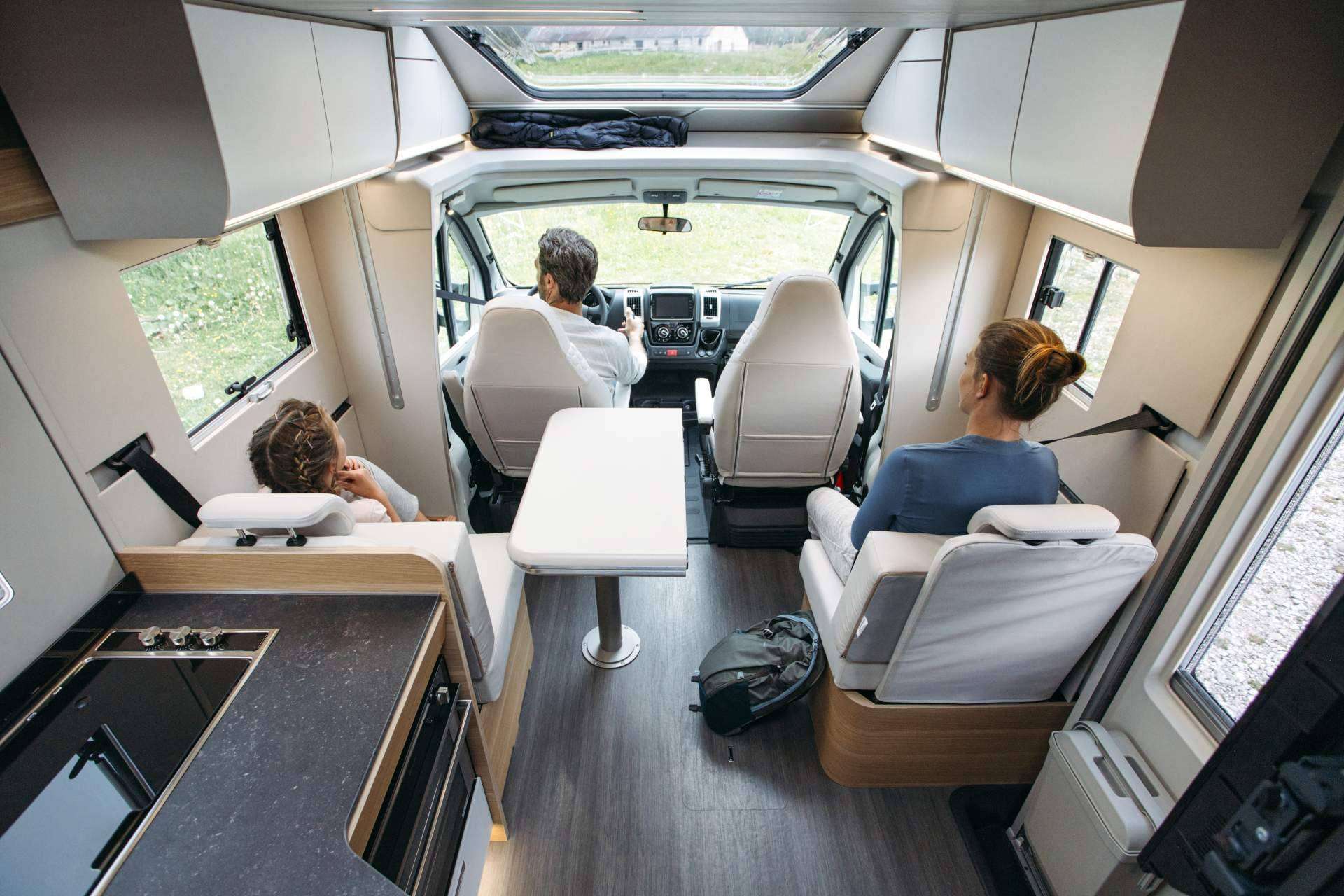 CamperWheels ayuda a decidir entre ir de vacaciones en cámper o en autocaravana