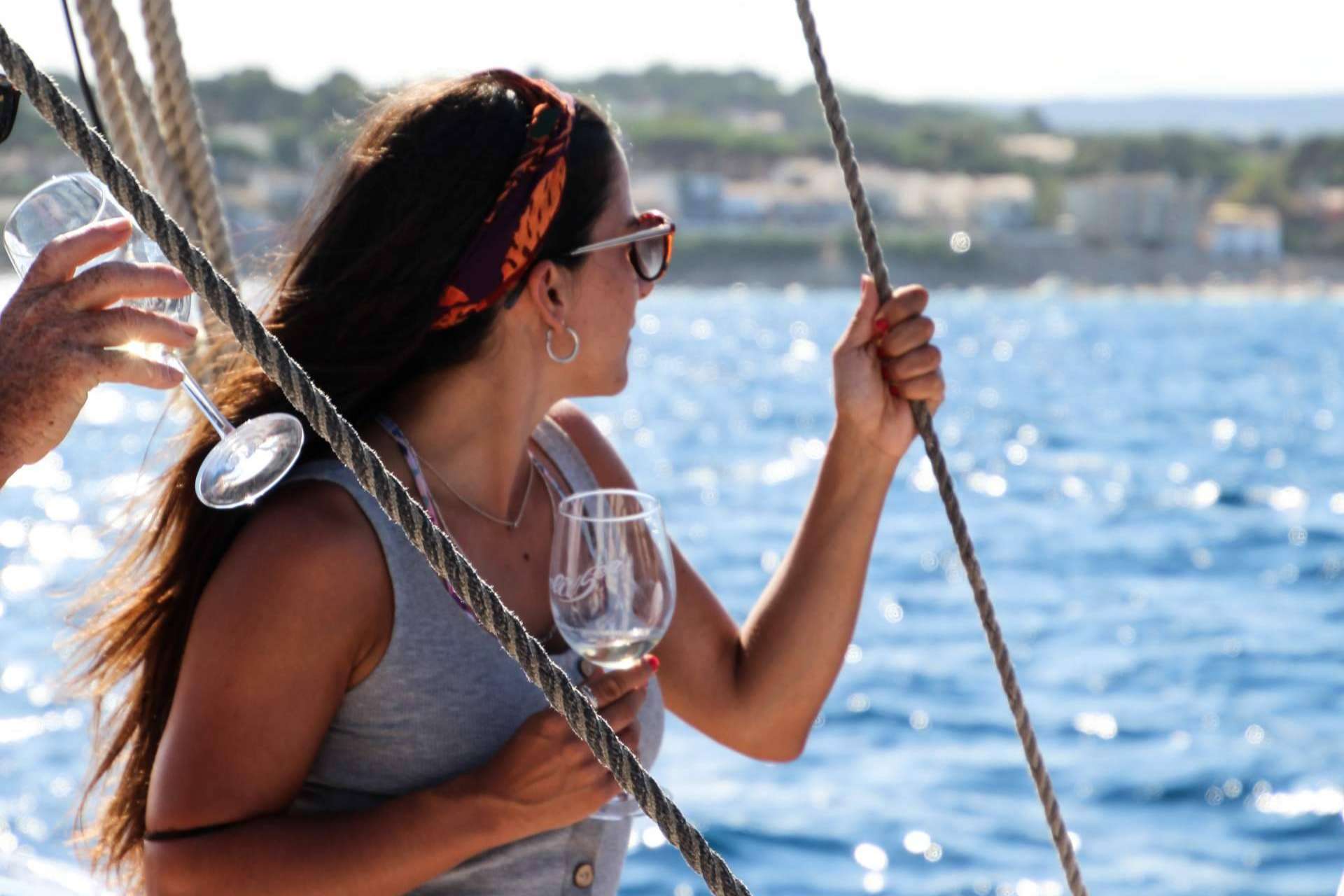 ElixSea y sus catas comparativas de vino submarino, una gran experiencia de degustación a bordo de embarcaciones