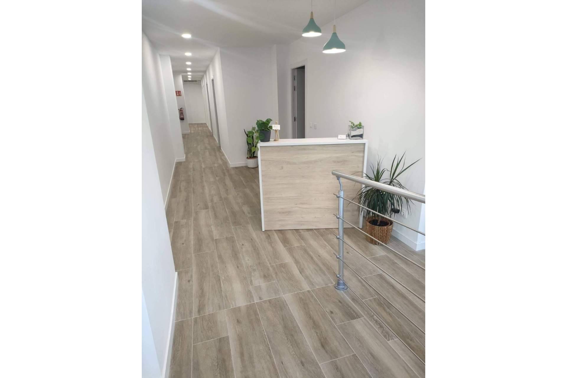 Vivir sin dolor. Clínica Axial abre un nuevo centro de fisioterapia en Barcelona