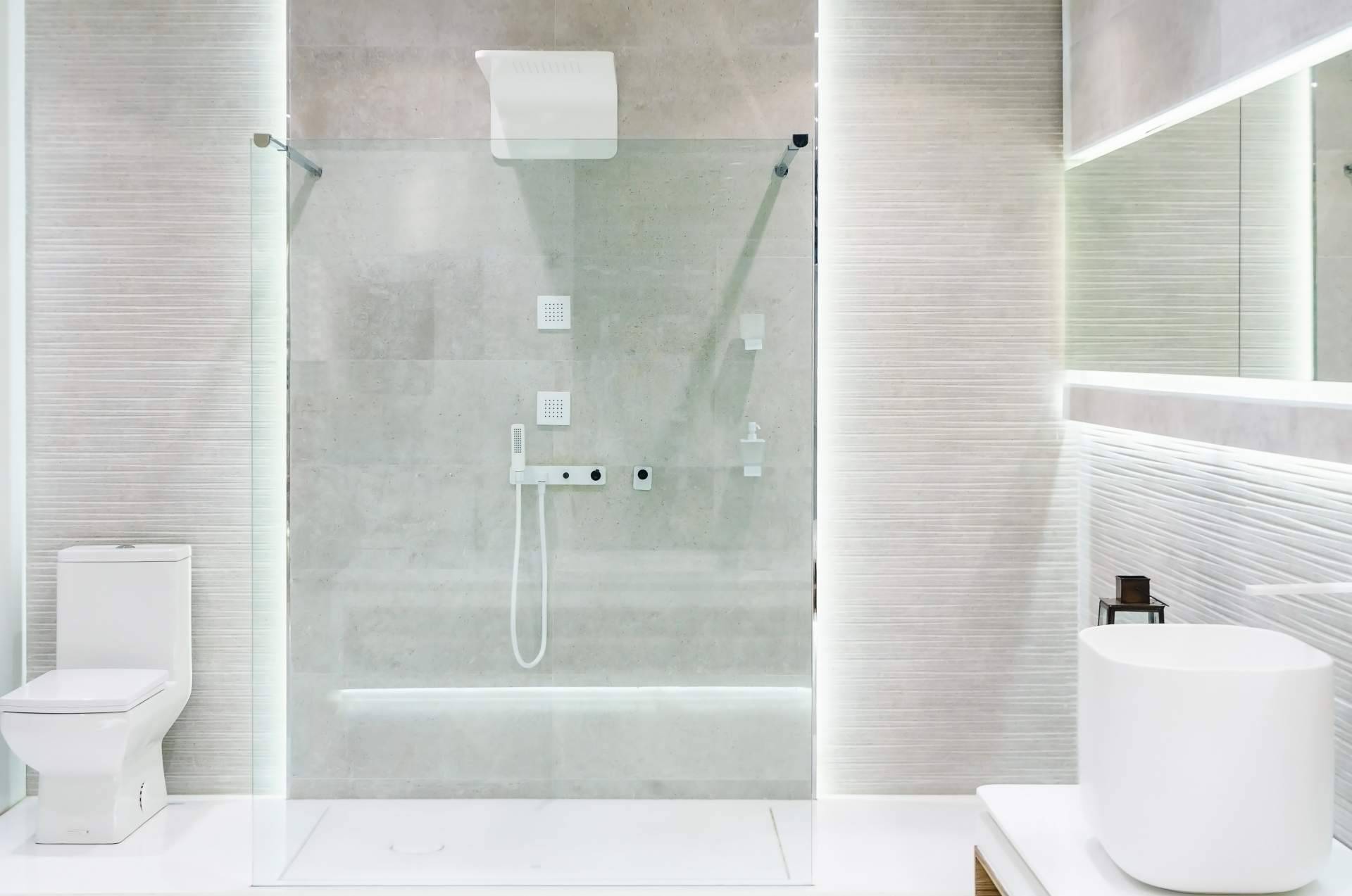 ¿Cómo elegir mampara de ducha y espejo de baño?, por Balnearian