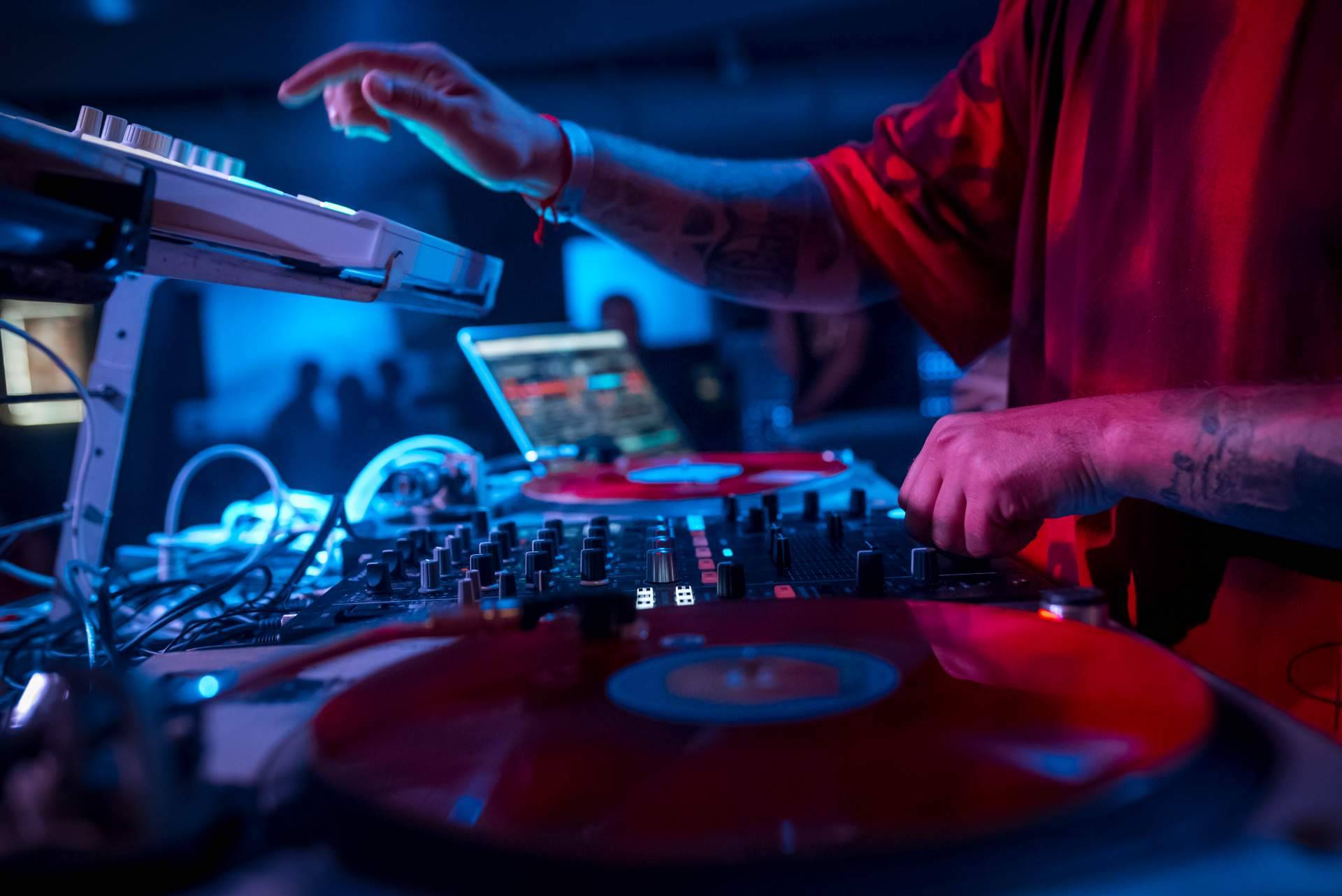 Diversión al máximo desde Málaga para toda España con el DJ Paco Gómez