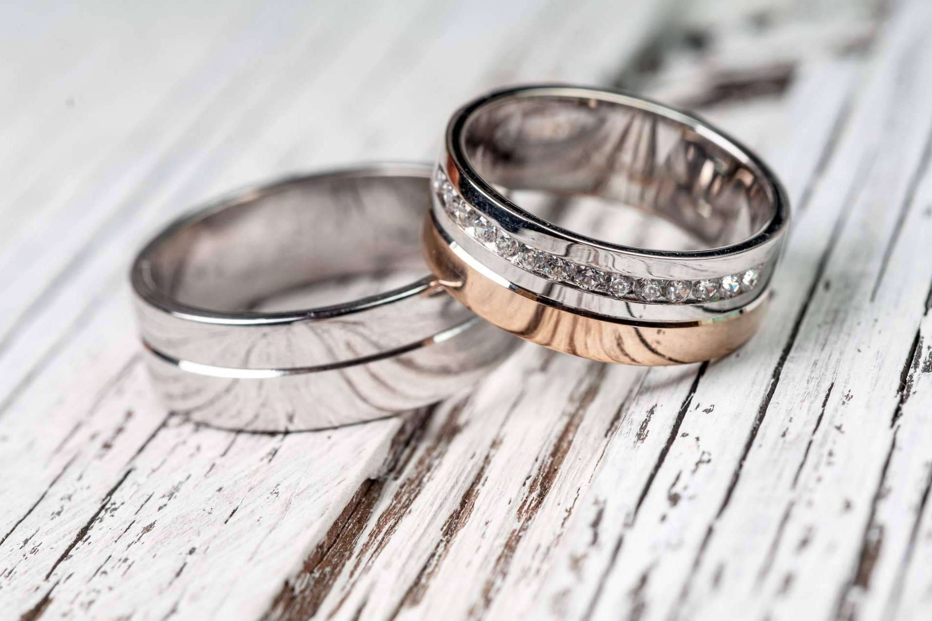 El Rubí Joyeros presenta su variada colección de alianzas de boda