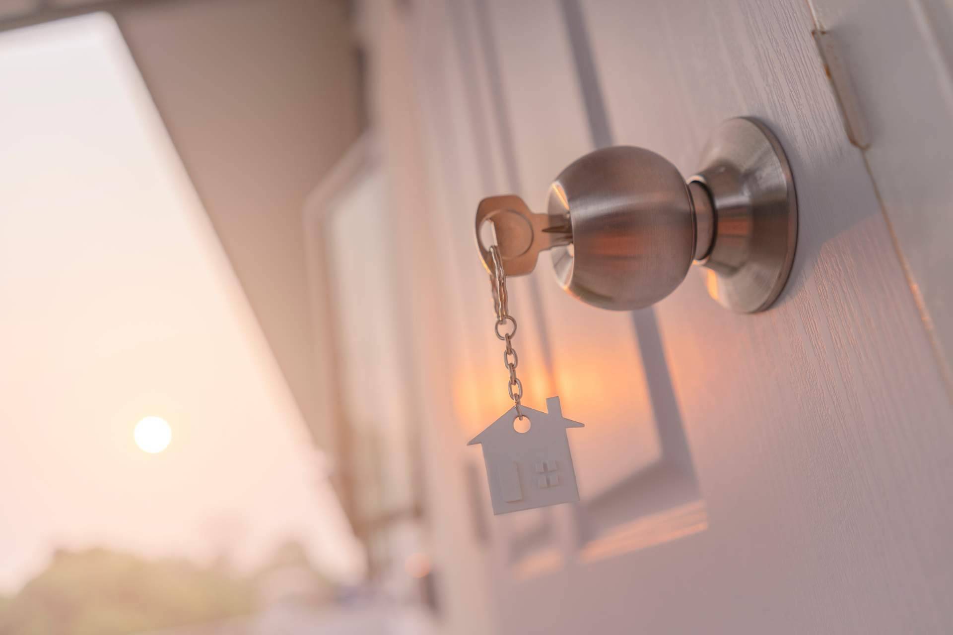 ¿Por qué no comprar una vivienda a un particular? La Casa Agency El Clot explica los pros y los contras