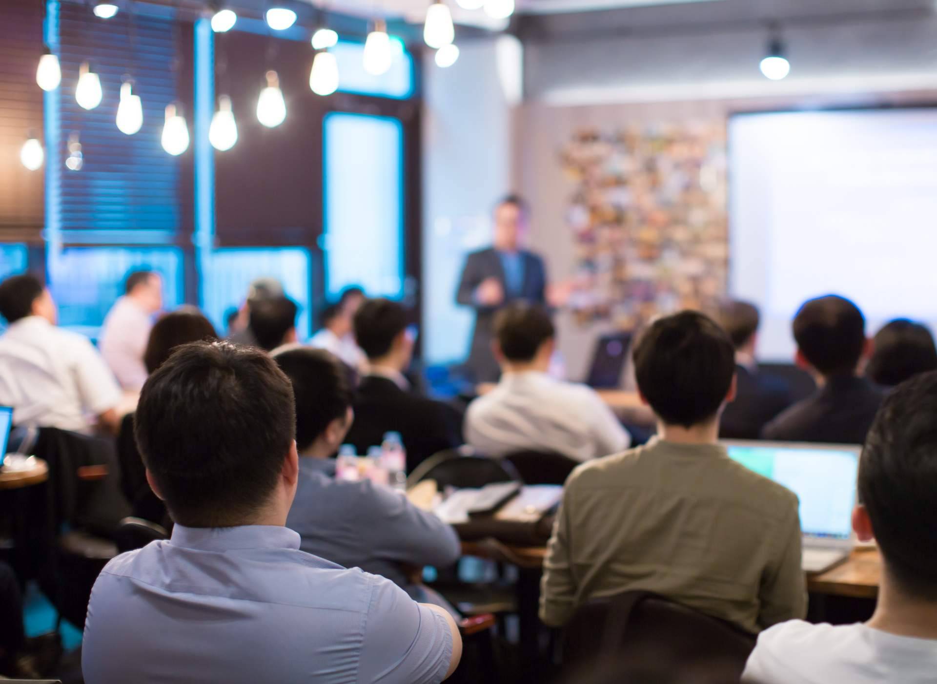 Cursos de inglés en la empresa de la mano de Learn Hot English