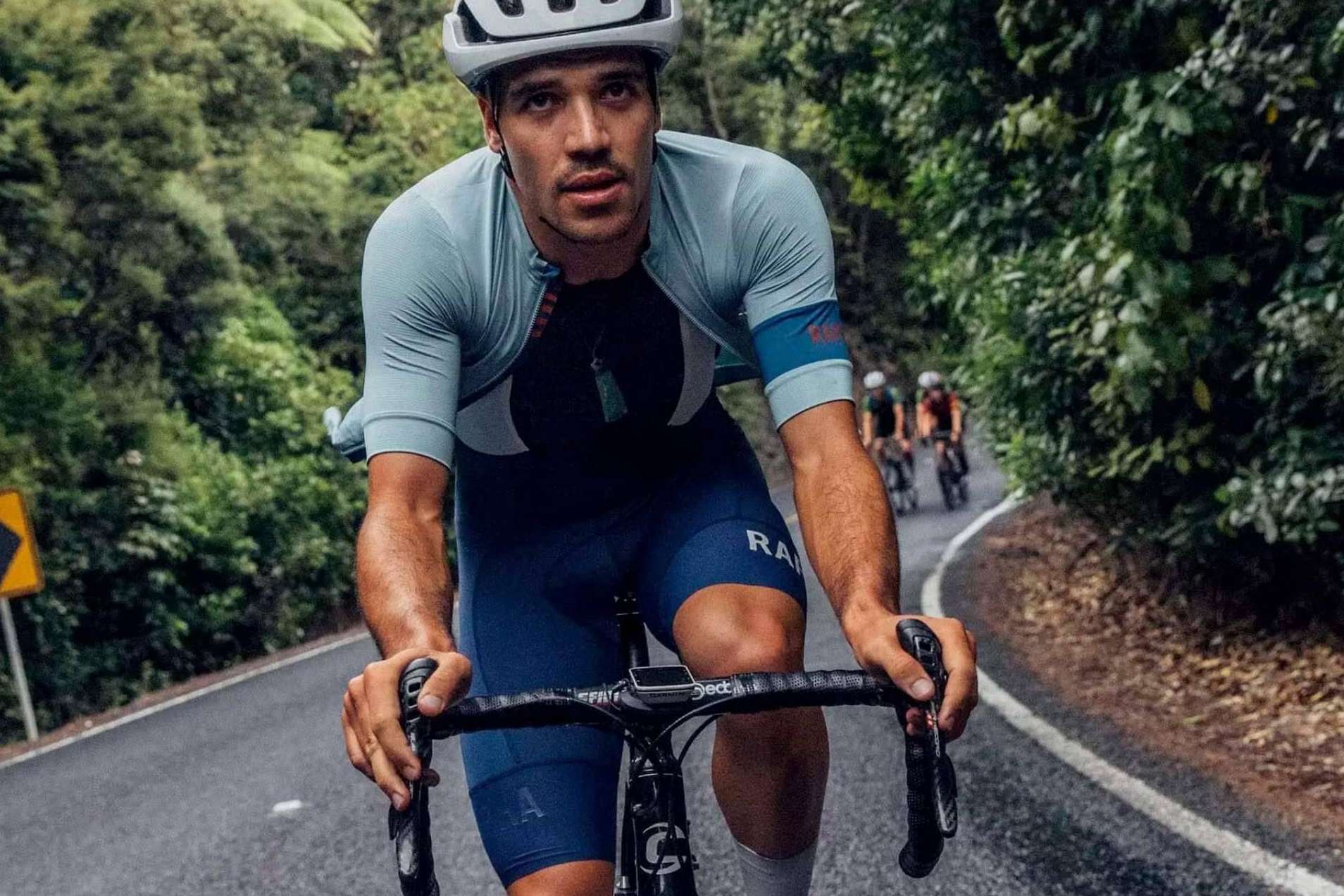 Sanferbike y sus recomendaciones para elegir un maillot de ciclismo