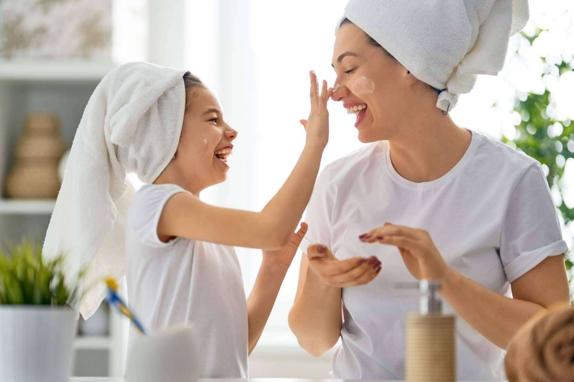 Cuidar la piel de toda la familia con la cosmética 100 % orgánica de DHYVANA