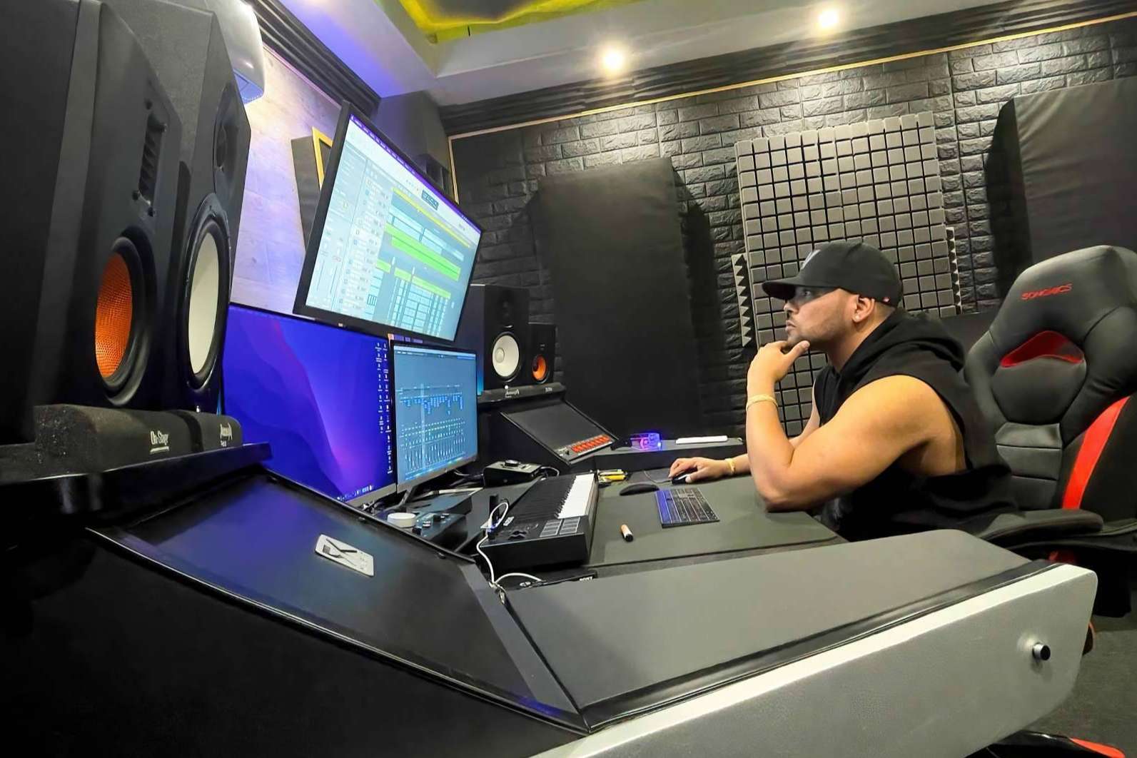 Inauguración del nuevo estudio musical de Ricardo Ricks en Aranjuez, Madrid