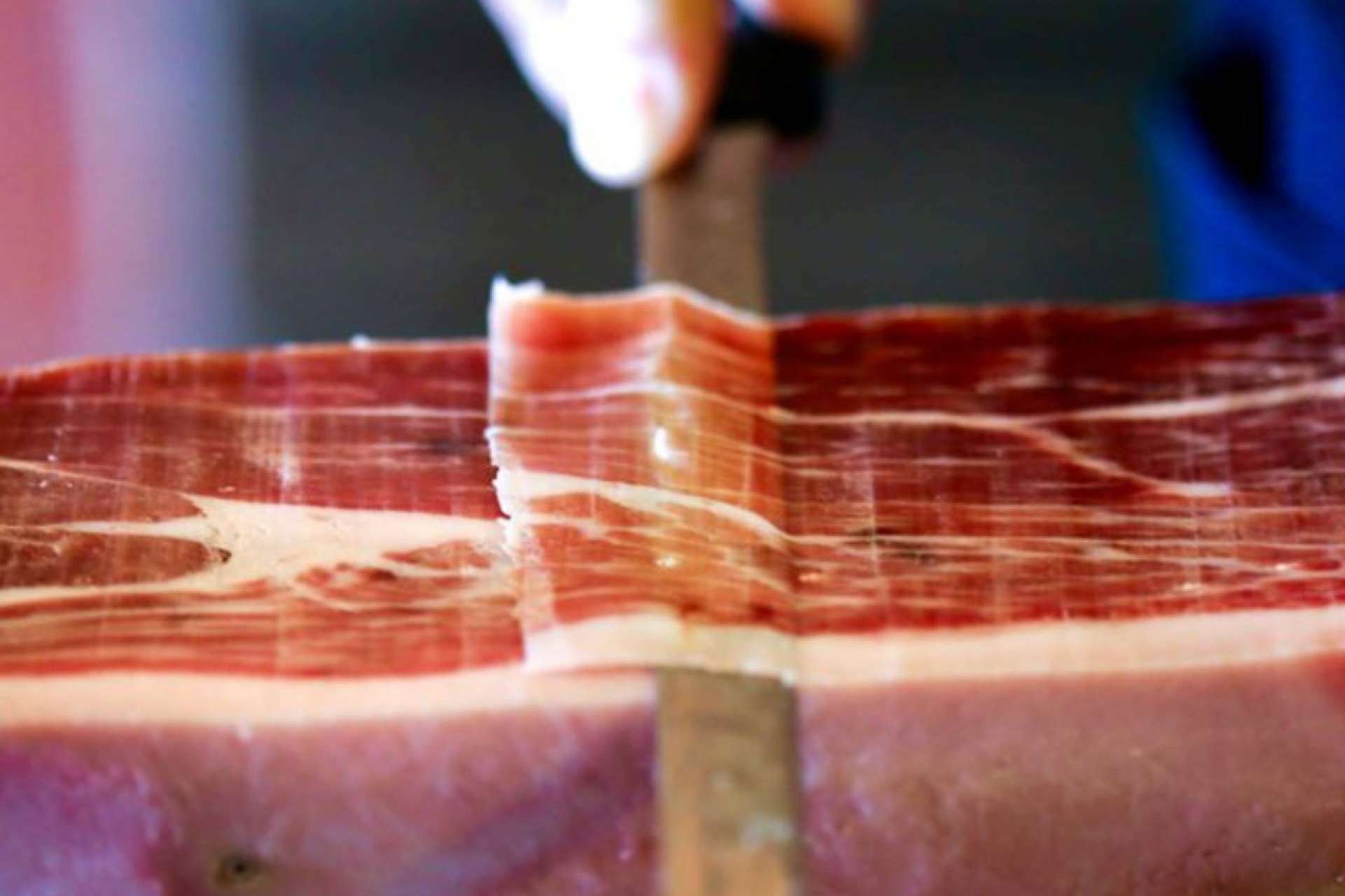 Jamón ibérico y gamba blanca a domicilio, los dos productos gourmet de Bocados de Huelva que no pueden faltar en la mesa estas Navidades