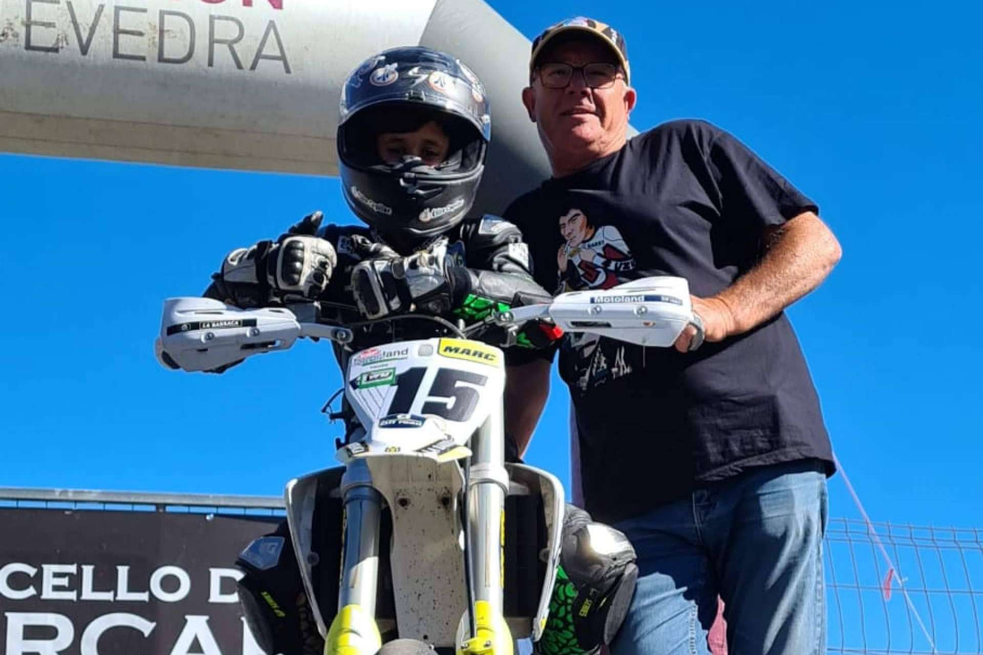 Élite Capilar patrocina al piloto Marc Moñinos Esteve, que va por el momento liderando el campeonato Minimotard 85cc de la Comunidad Valenciana