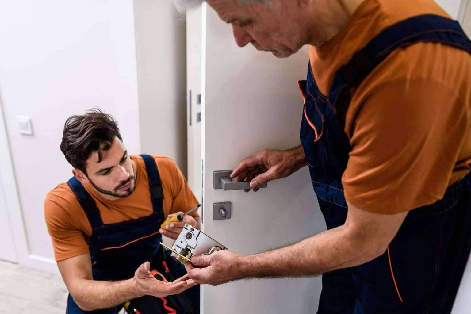 ¿Dónde encontrar un cerrajero Sabadell disponible 24 horas? Cerralmería