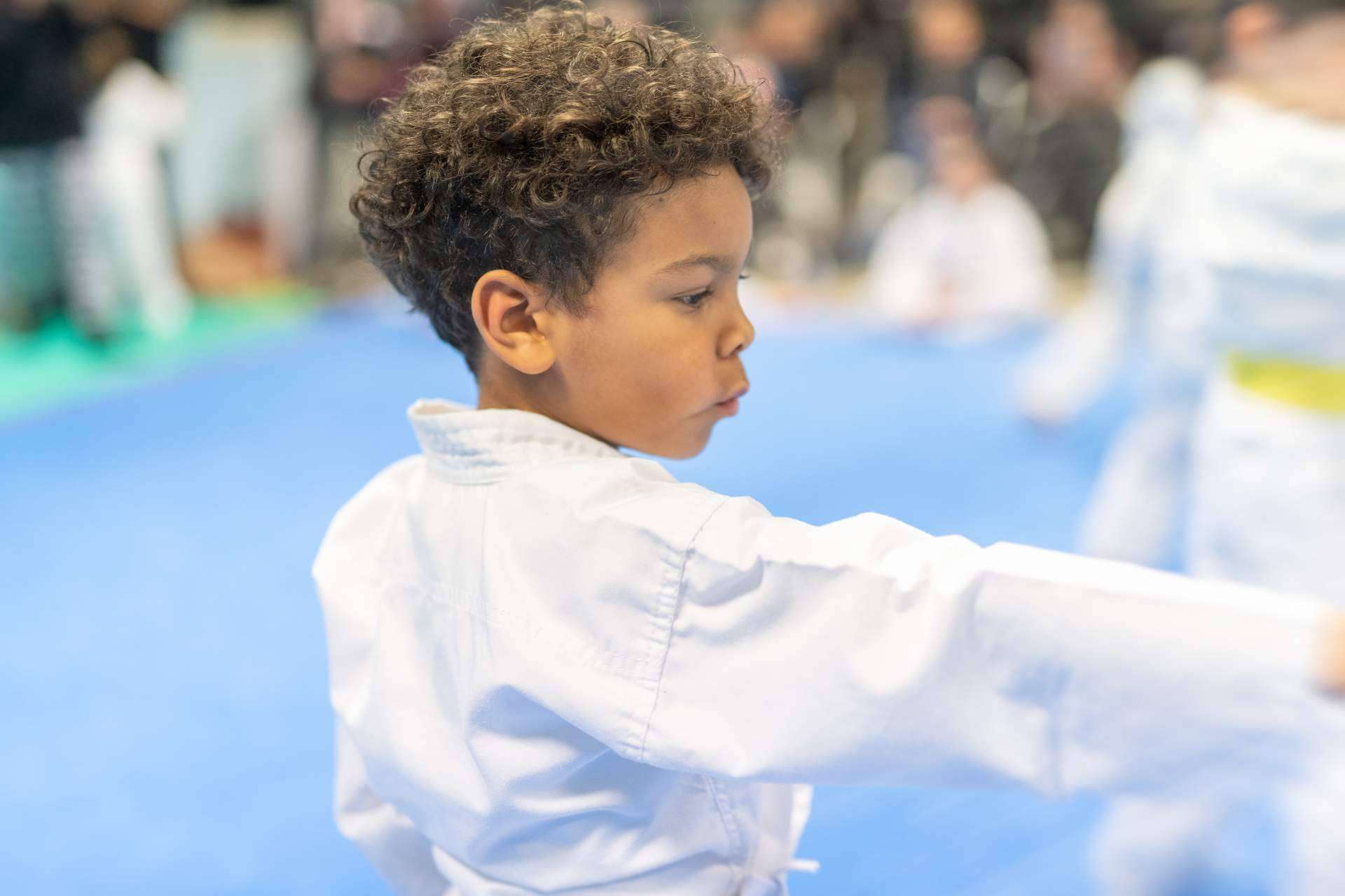 Clases de artes marciales para el crecimiento personal de los niños, diseñadas por Mugendo