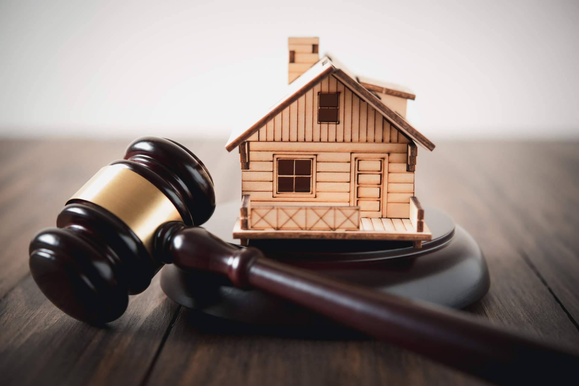 Crece la demanda de profesionales en derecho inmobiliario, por Carlos Baño León