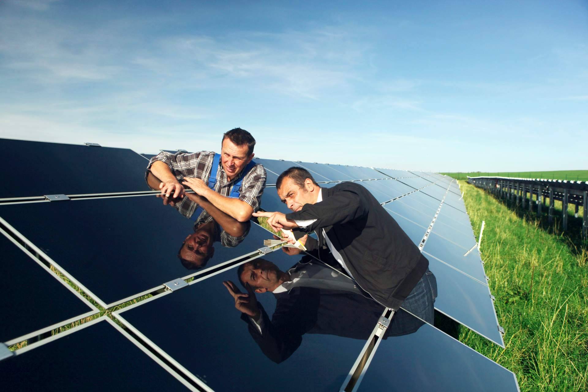 ¿Cómo instalar placas solares de forma fácil?