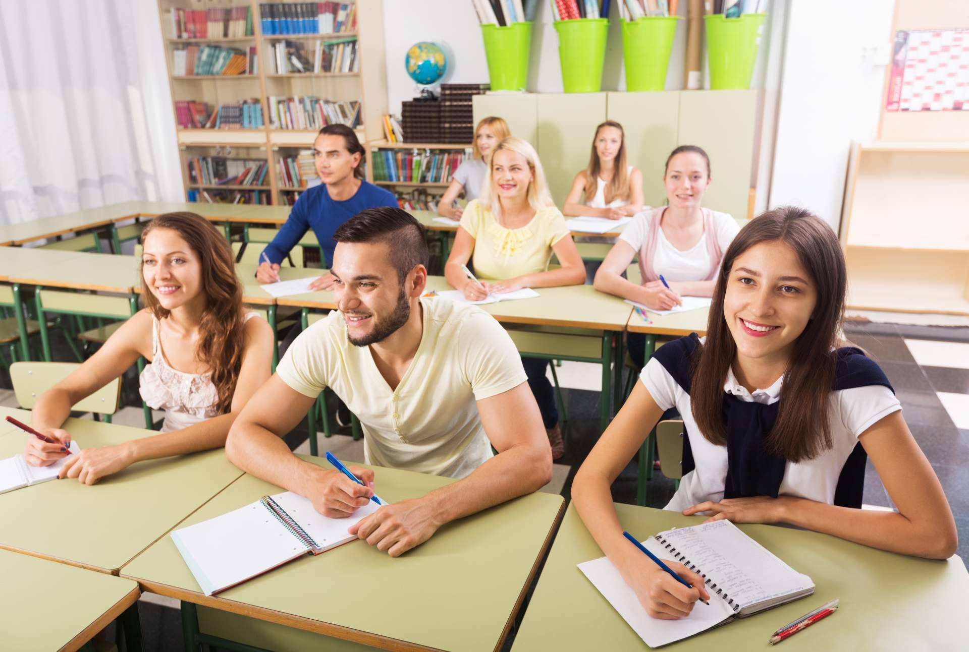 Conocer la 10 ventajas de preparar directamente un examen oficial de inglés en vez de estudiar inglés general