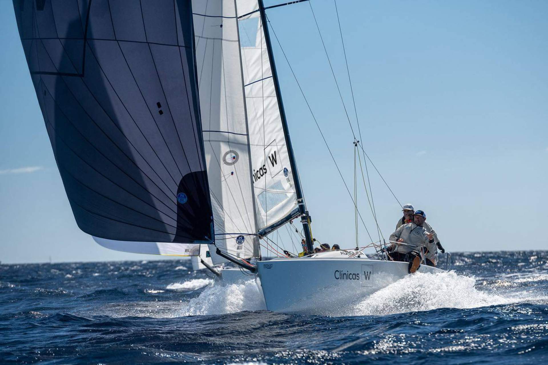 'Clínicas W Sailing Team', el nuevo equipo de regatas que se estrena en el mundial de J70