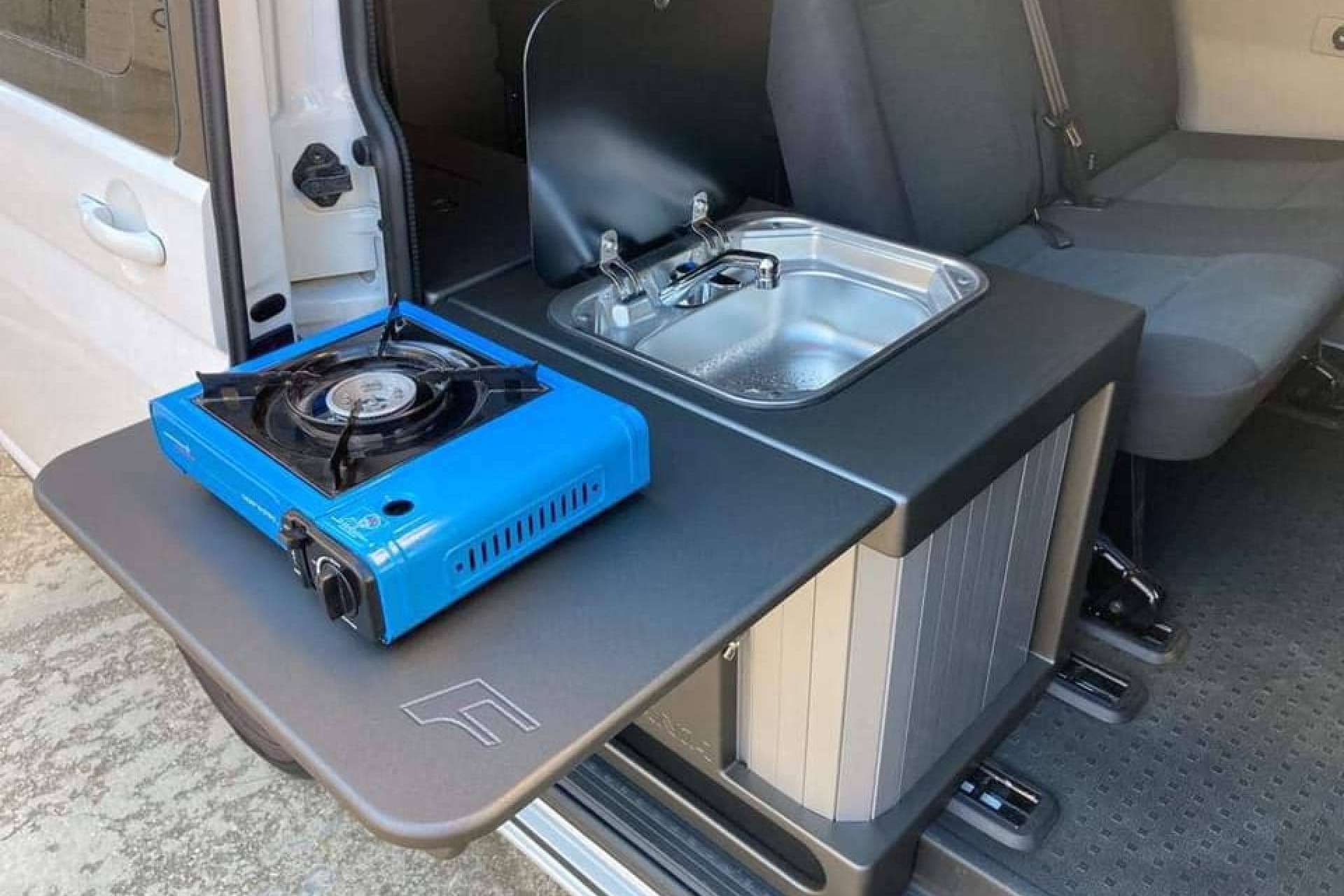 Los muebles para furgonetas camper de Furgomania