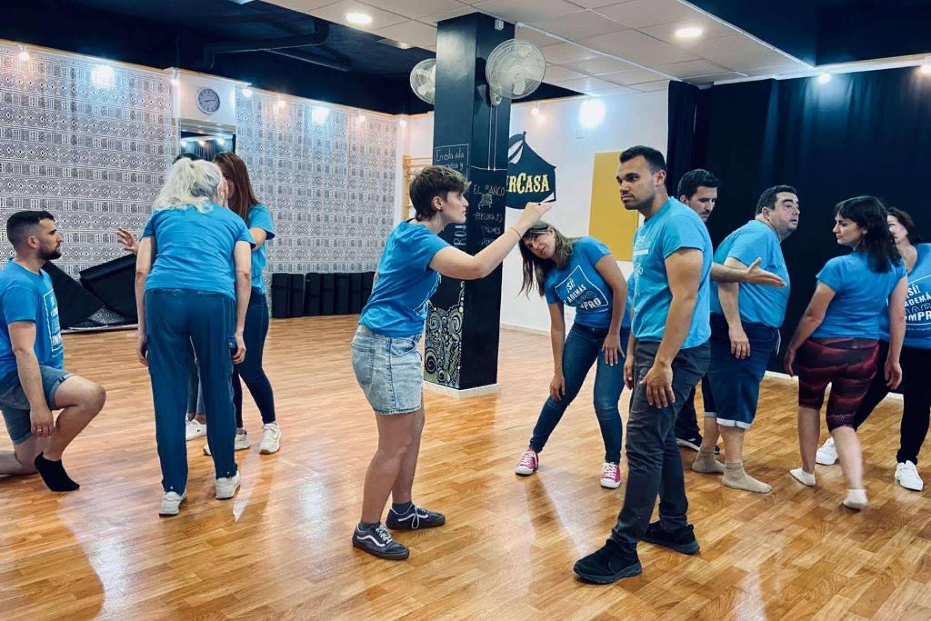Improvisación teatral con los cursos de ImproVivencia