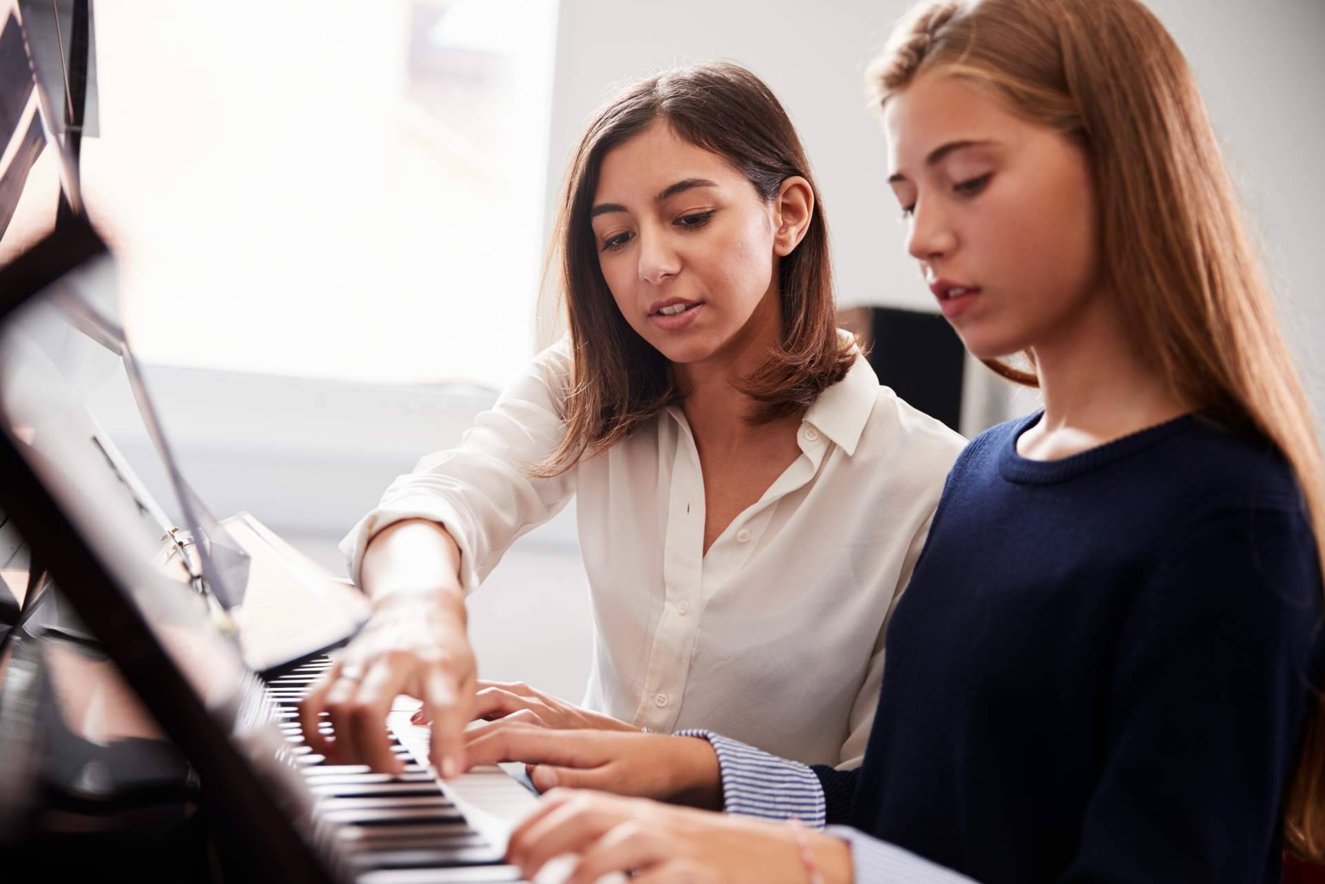 Las clases de piano online para todas las edades que imparte la Escuela de Música Erizo