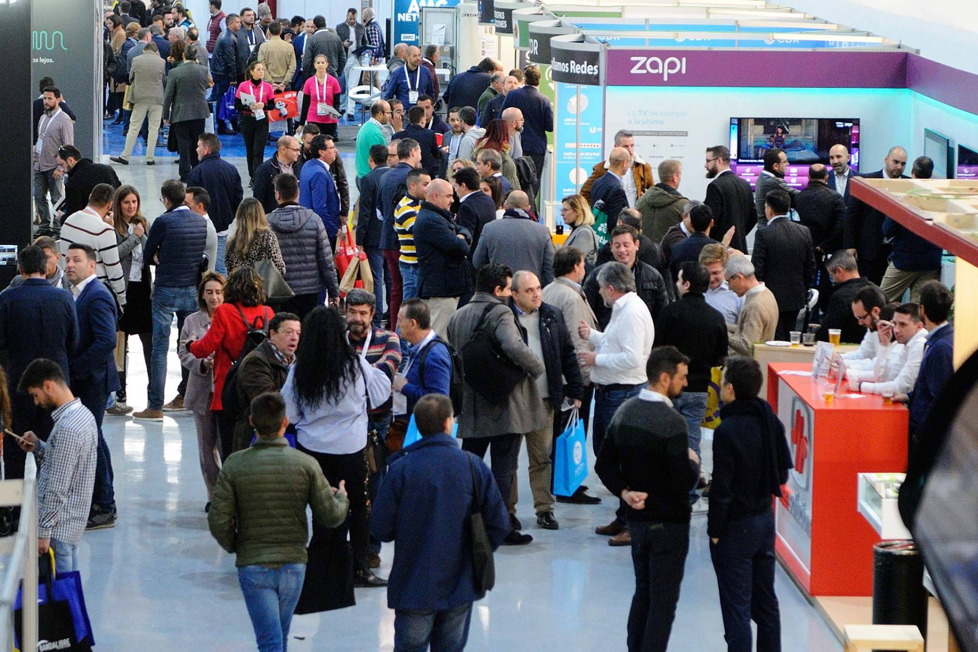 La inauguración de la Feria Tecnológica 2022 de Acutel con la presencia de todas las administraciones públicas en una primera jornada en la que se registraron casi dos mil visitantes