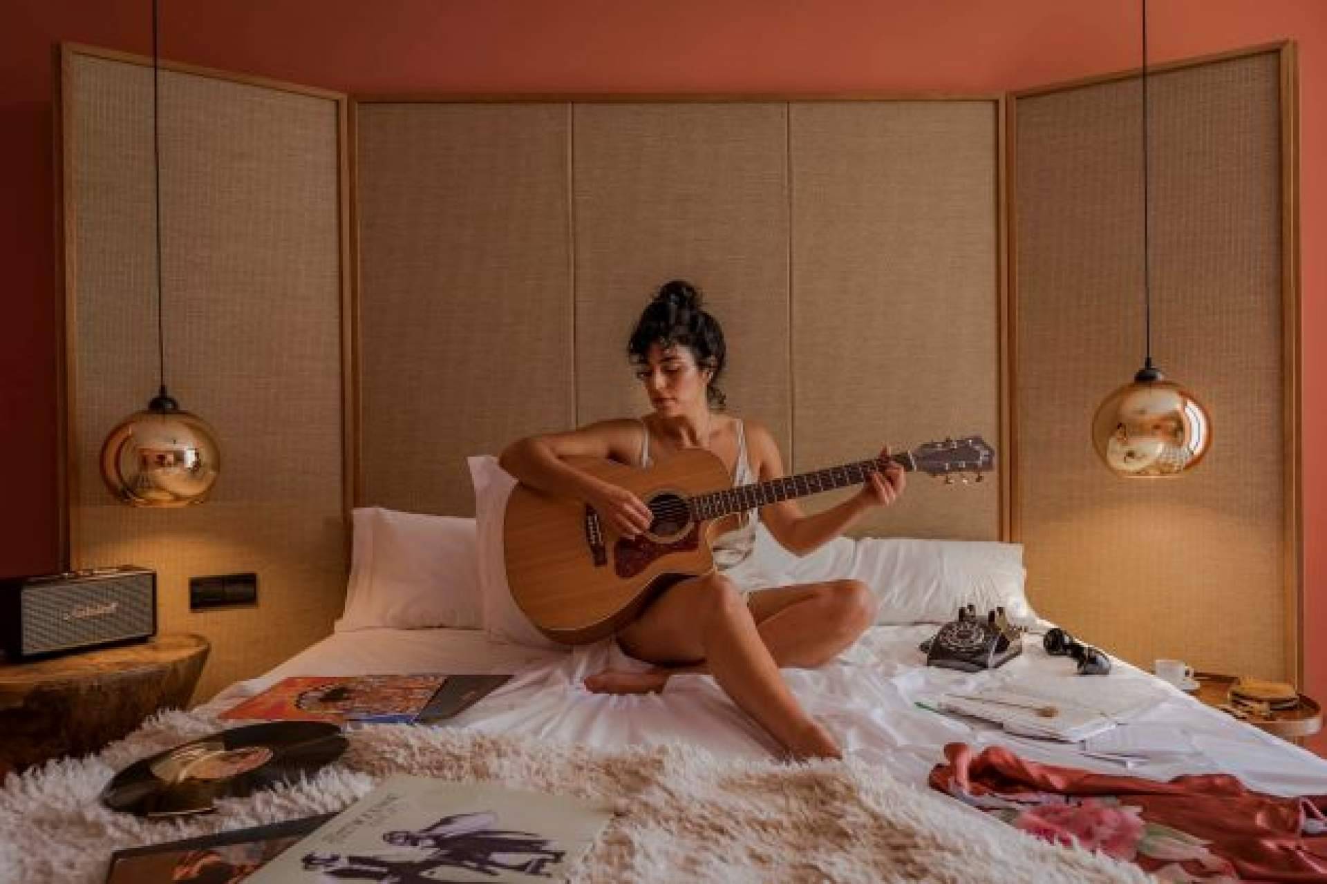 'The Curve', el primer EP de Leilah Broukhim