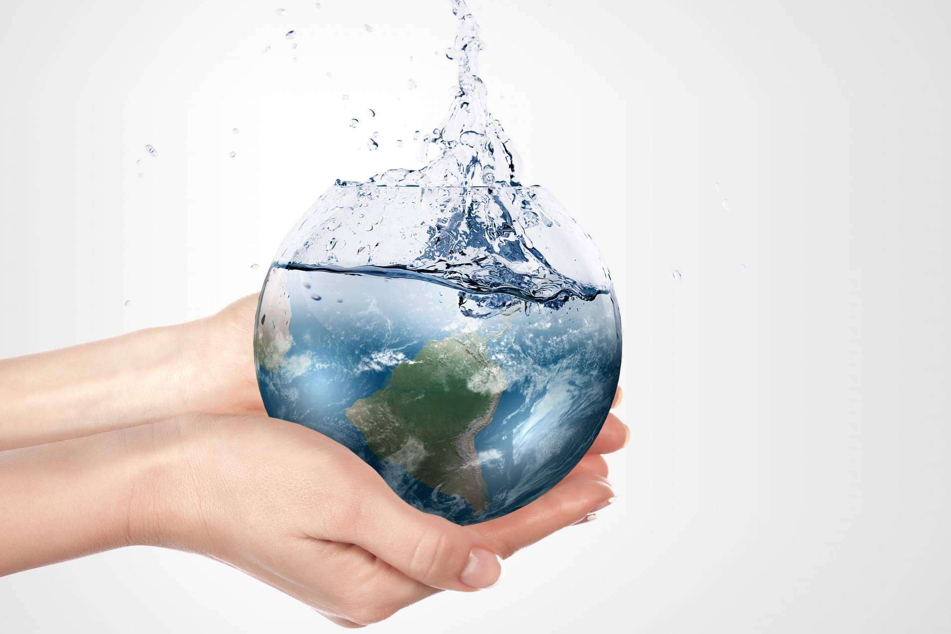 Cuidar el medioambiente y contribuir al reciclaje con las botellas de las fuentes de Blue Planet
