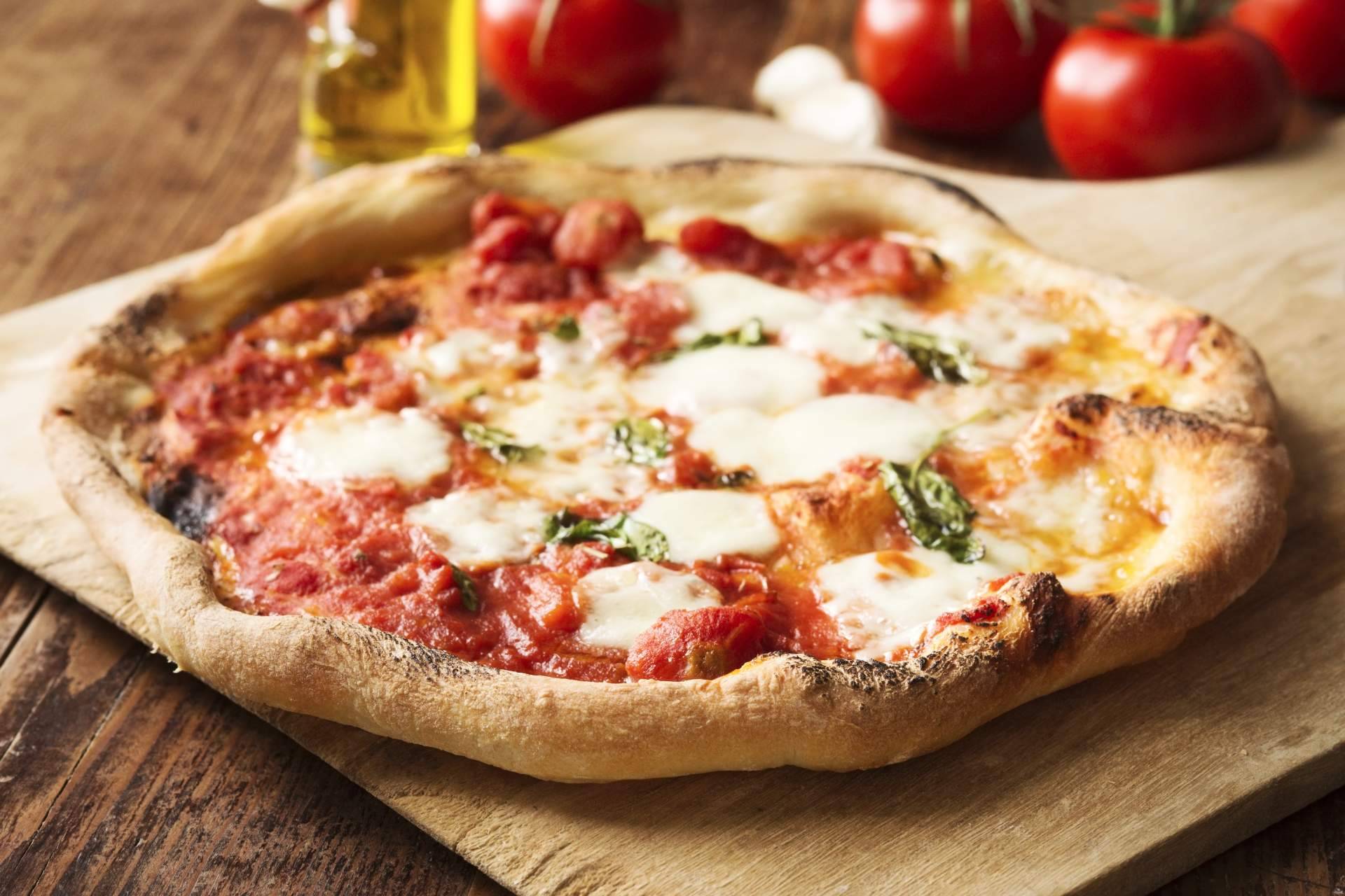 Un lugar para comidas de empresa en el puerto de Santa María es Mozzarella E Basílico