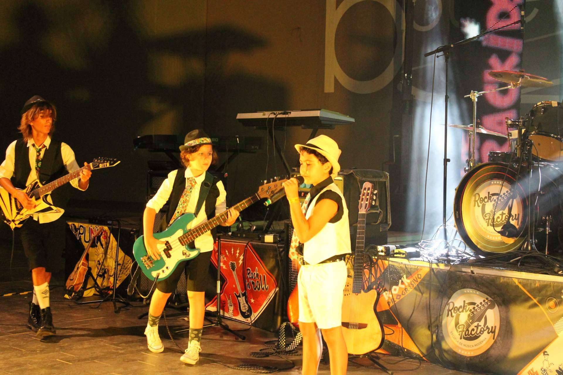 ¿Por qué se conoce Rock Factory como una escuela de prodigios?