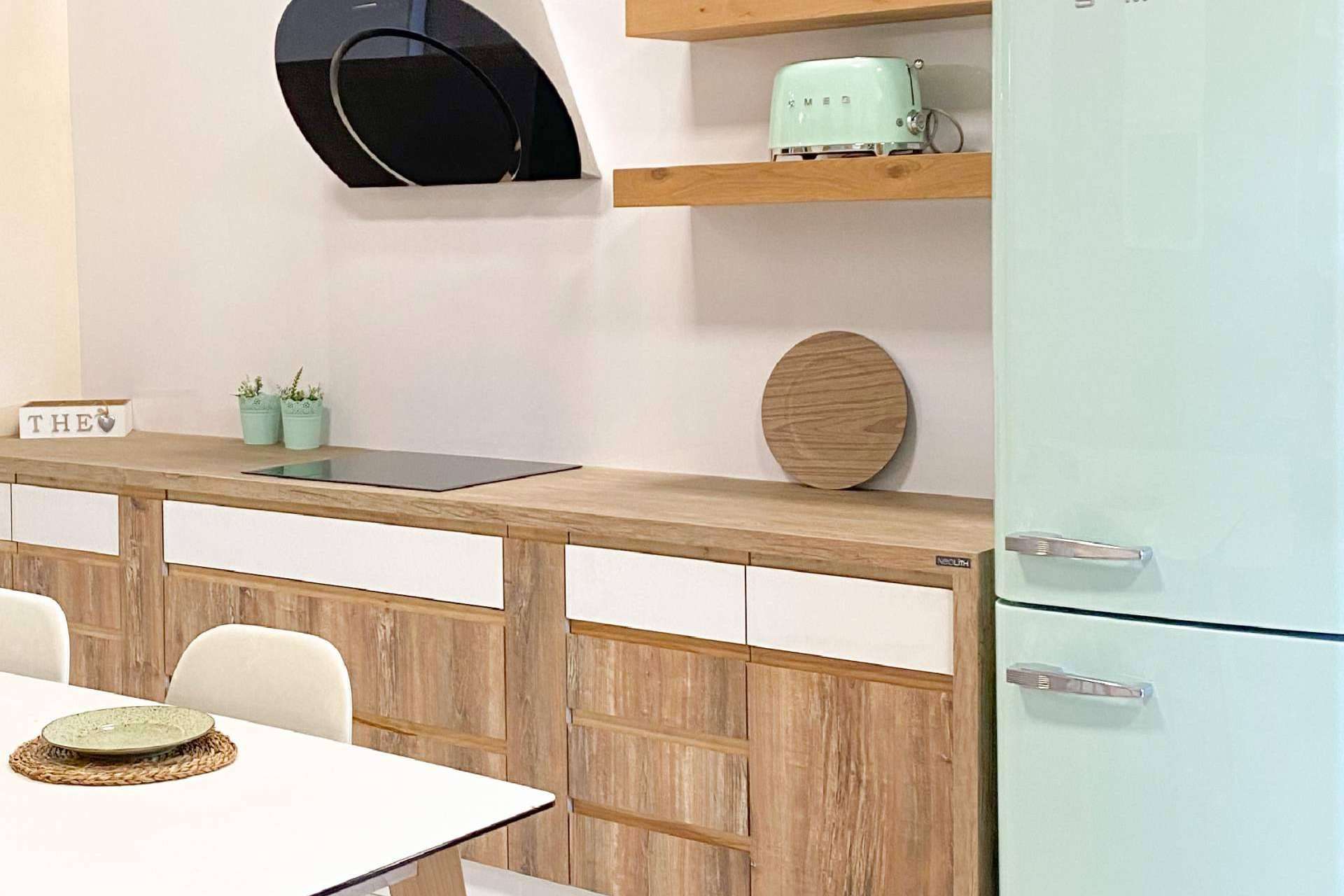 La madera como material protagonista en las cocinas, con Maderas Gámez