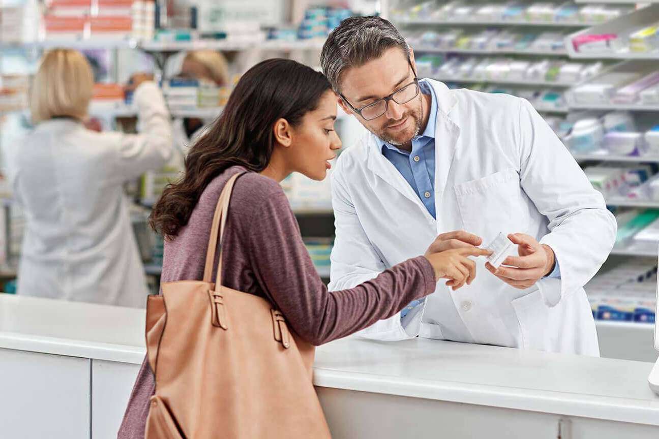 Todo lo que hay que saber antes de comprar una farmacia, con Urbagesa Farmacias