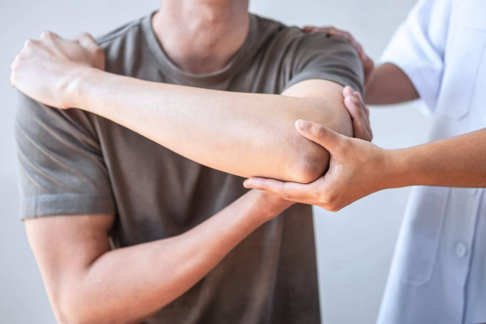 Rehabilitación a domicilio tras un ictus de la mano de INIMA rehabilitación