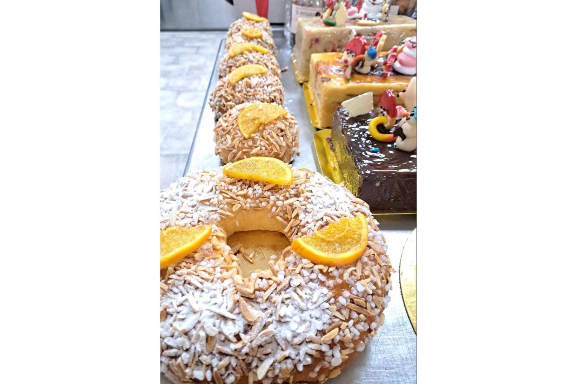 Elaboración artesanal en Madrid de los mejores Roscón de Reyes y panettone