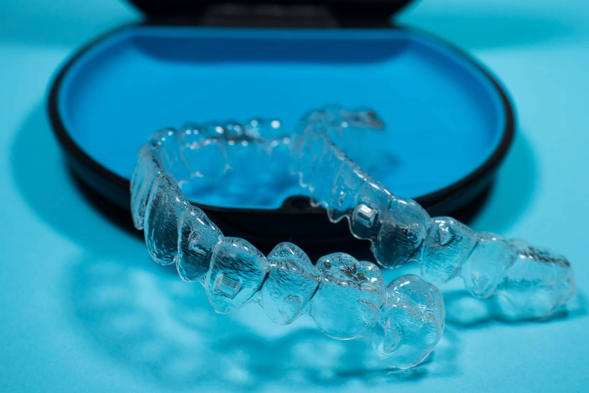 ¿Qué se debe saber sobre la ortodoncia invisible?, por Clínica Dental Delgado