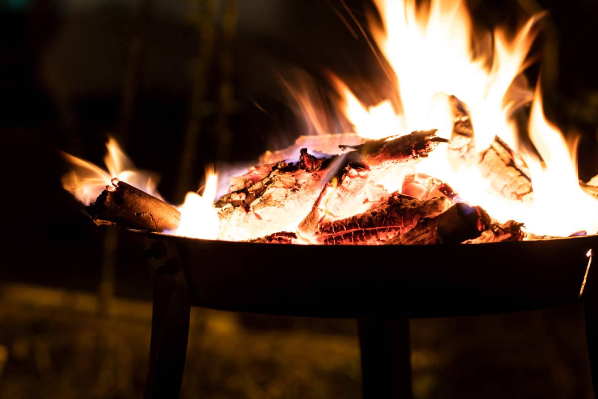 Disfrutar de las noches frías al aire libre con el brasero de jardín de Gaudir amb Foc
