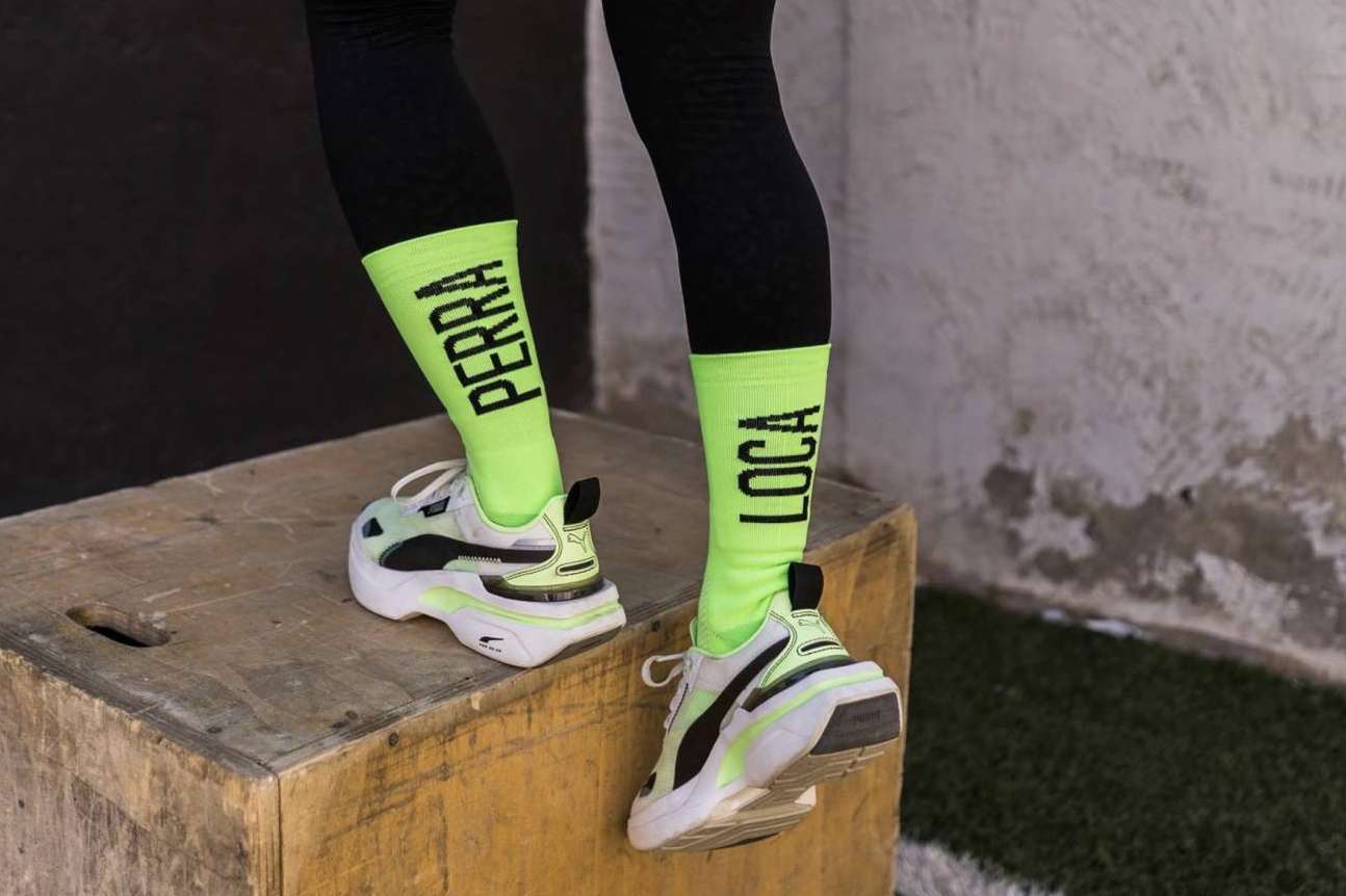 Perra Loca presenta sus calcetines para crossfit