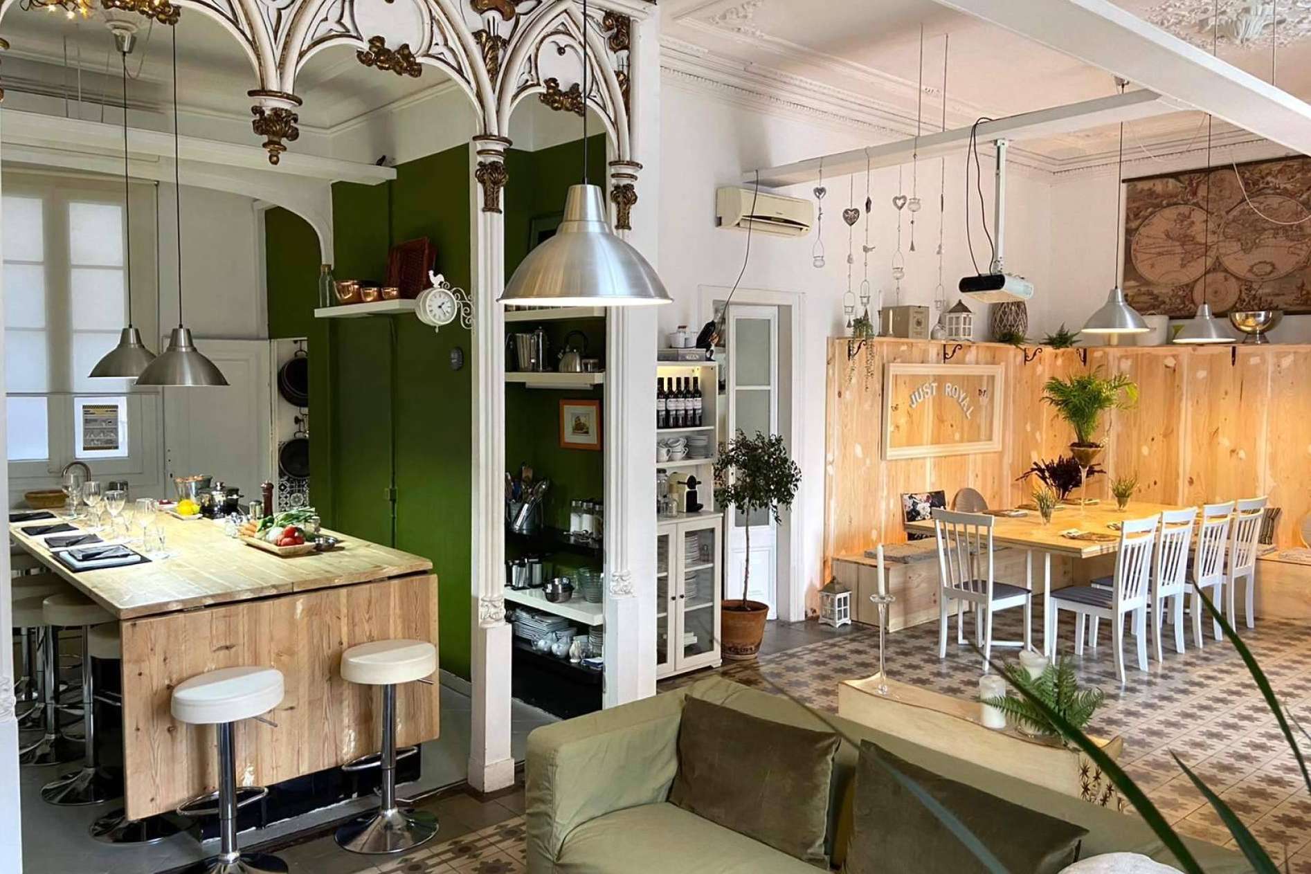 Just Royal BCN, el local privado para almuerzos y cenas de grupos privados en el centro de Barcelona