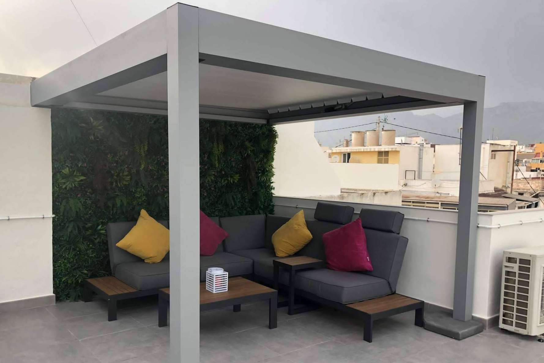 Proteger la terraza de la lluvia, la humedad y el frío para seguir dándole uso, de la mano de Pergorain