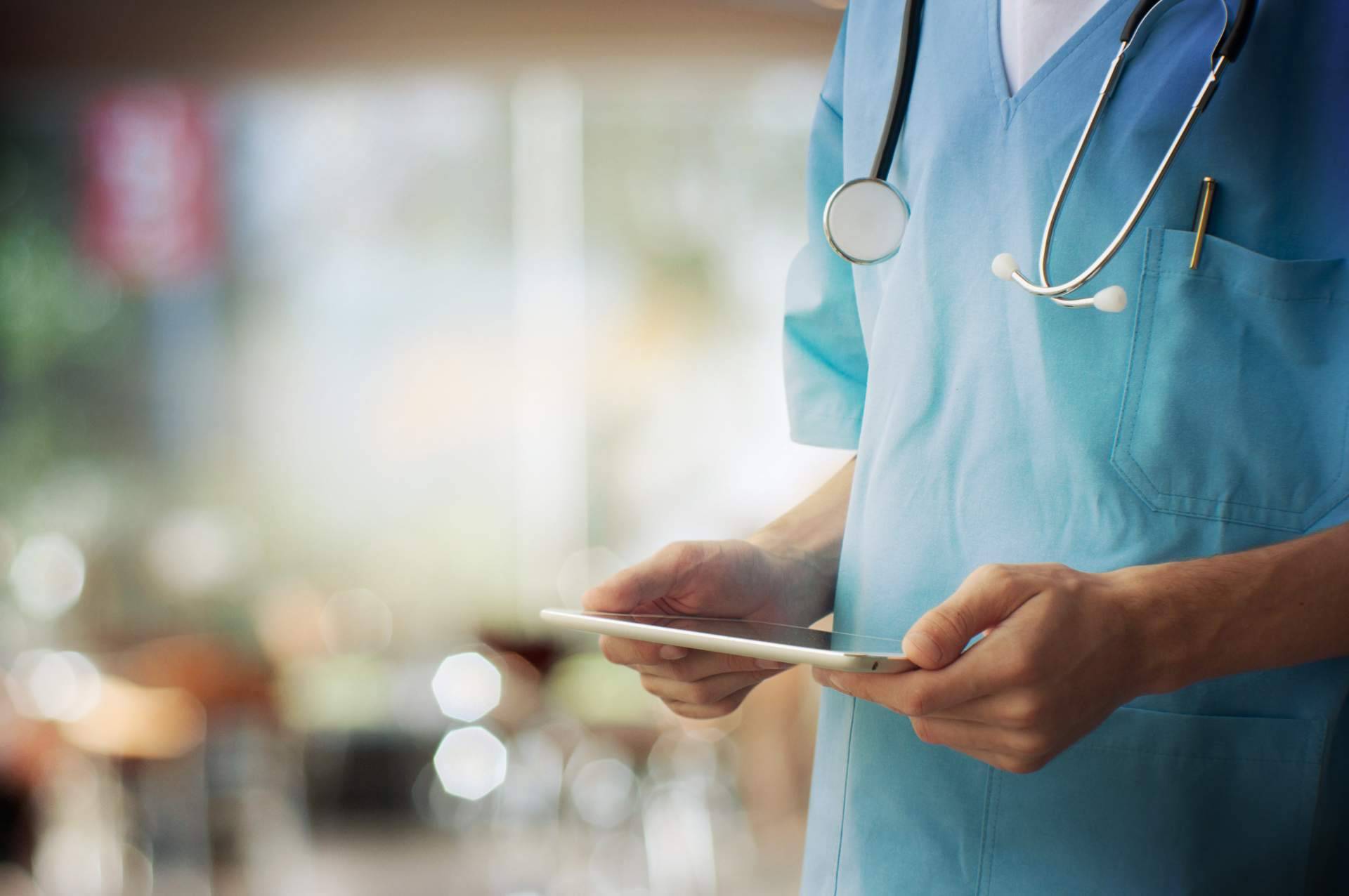 Los cursos homologados para sanitarios de AFOE Formación ayudan a aprobar las oposiciones